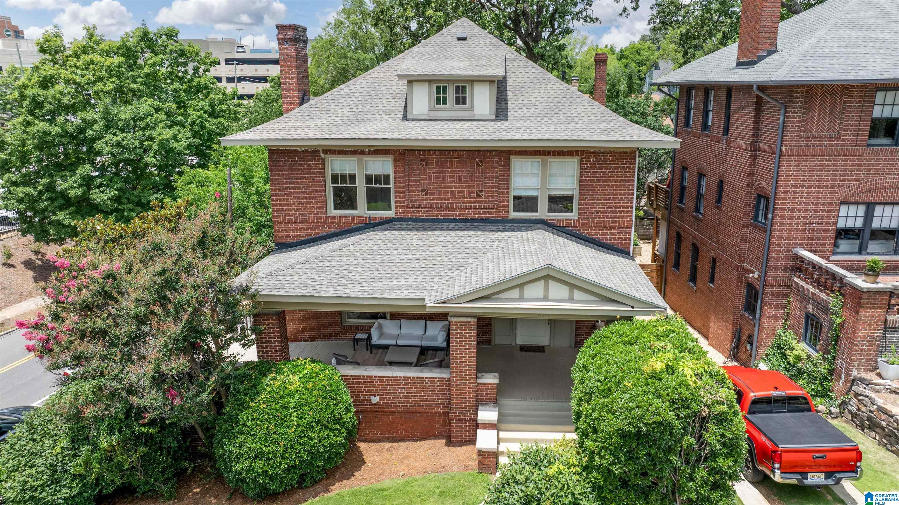 2800 10TH COURT S