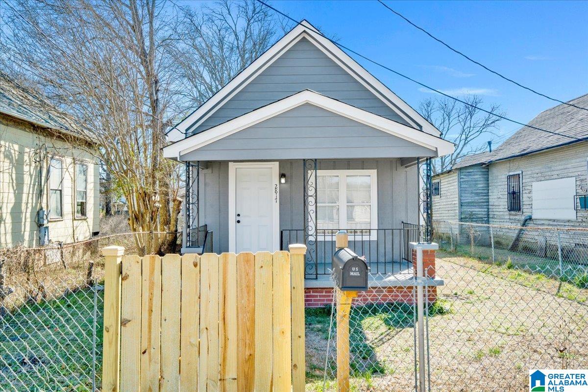 Photo 1 of 17 — 2817 AVENUE C, BIRMINGHAM, AL 35218