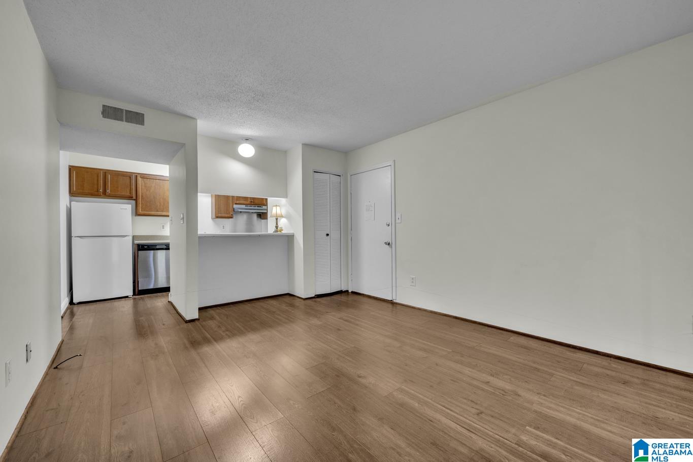 Photo 1 of 16 — 411 SKYVIEW DRIVE E, BIRMINGHAM, AL 35209