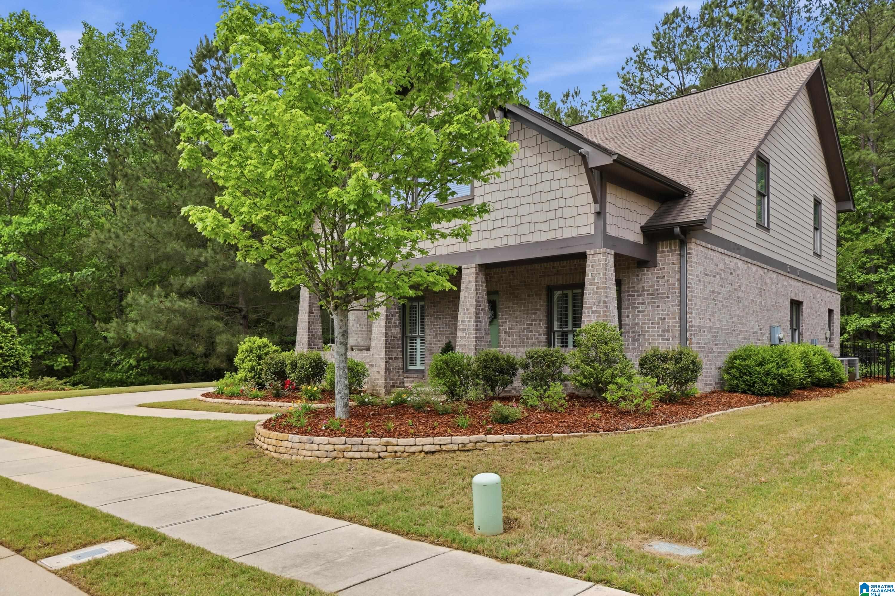 1665 CREEKSIDE DRIVE