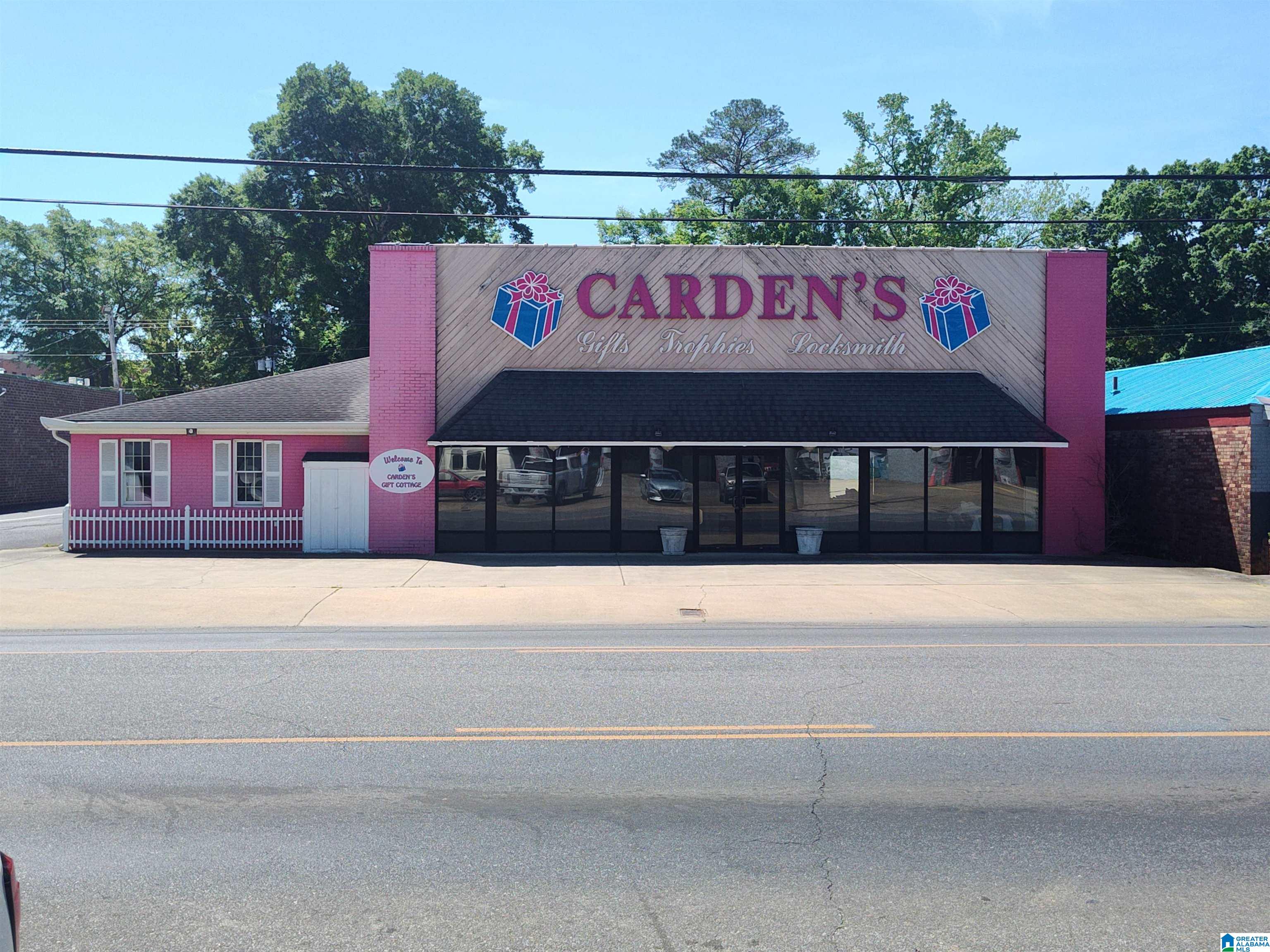 407 W FORT WILLIAMS STREET