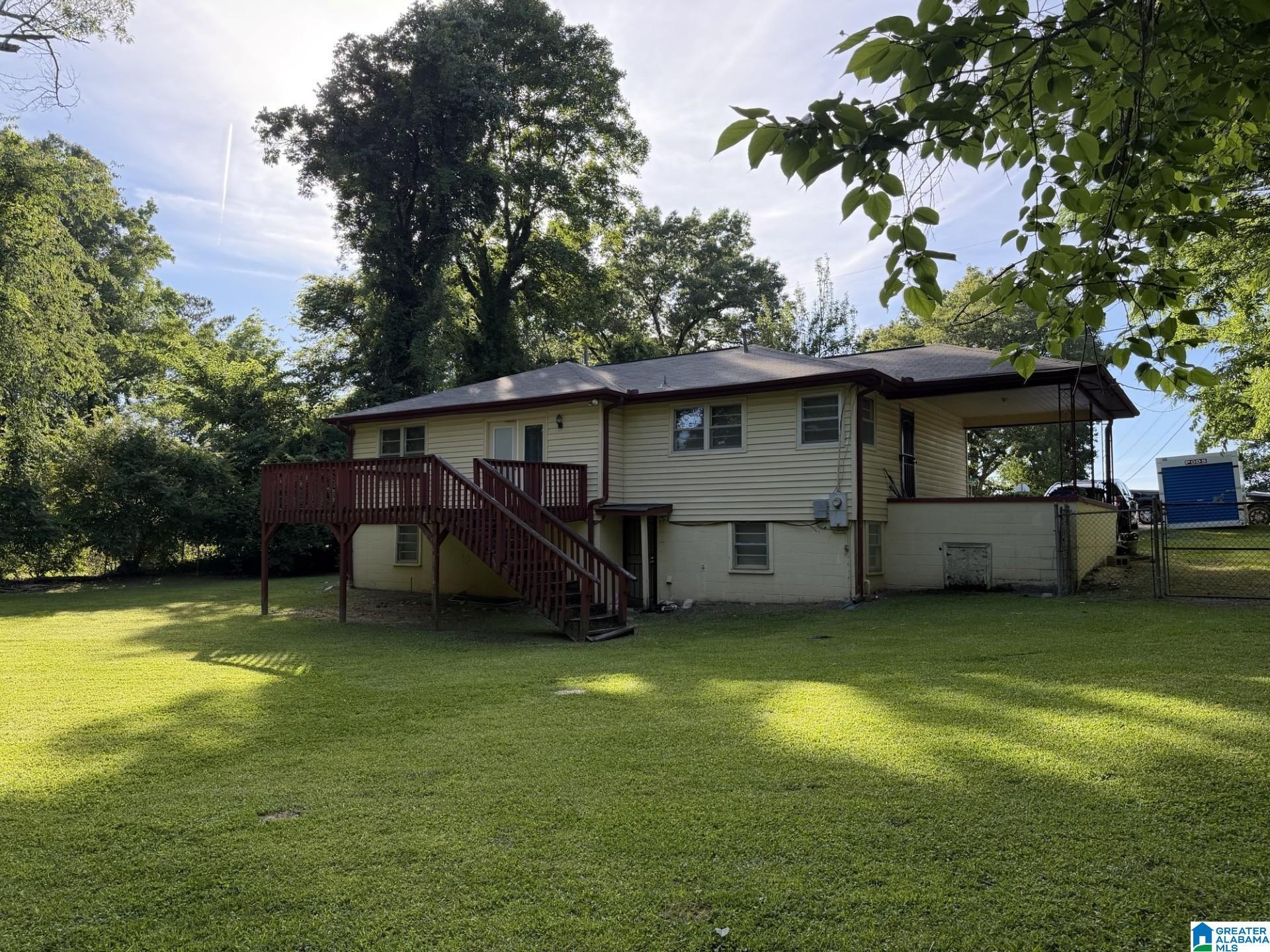 225 MAPLE WAY