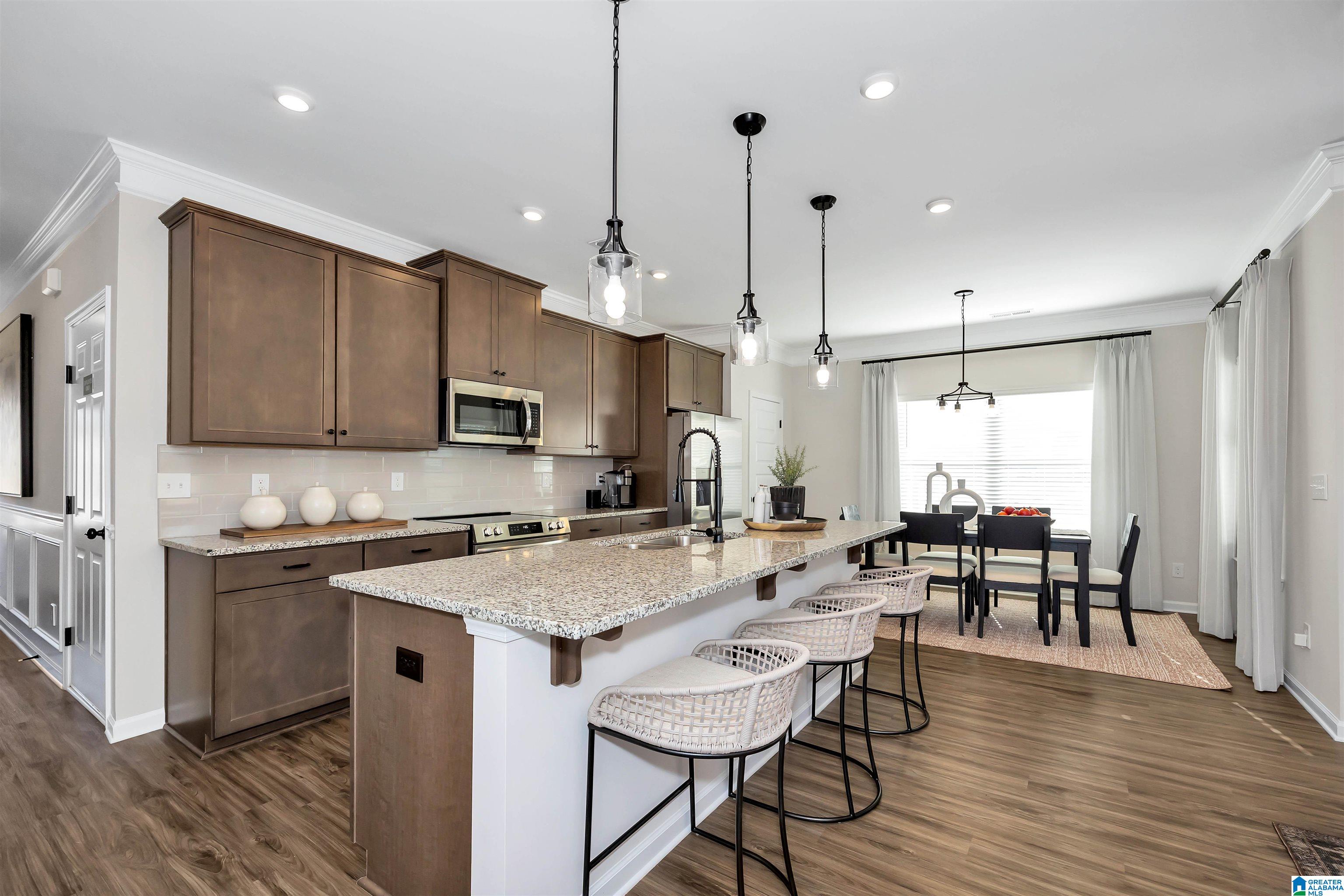 7320 UPLAND LOOP