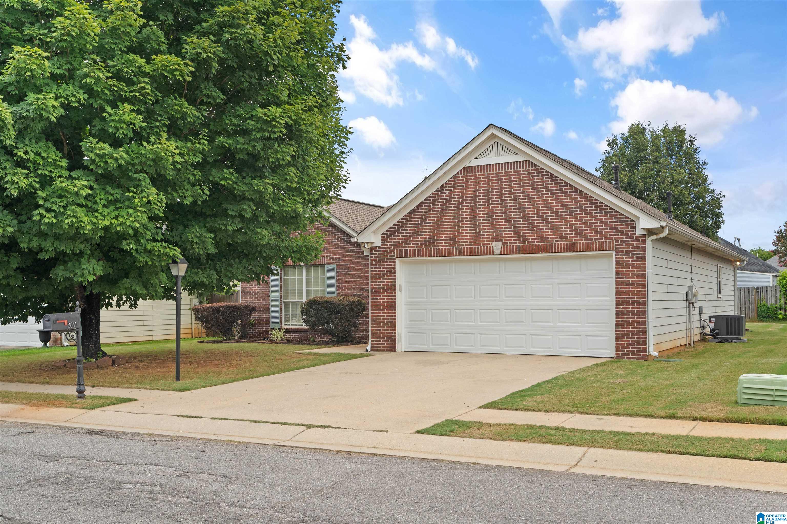 2041 EDGEWOOD DRIVE