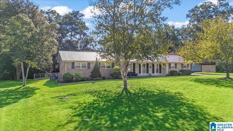 Photo of 1014 Larkwood Drive NE, CULLMAN, AL 35055 (MLS # 21448235)