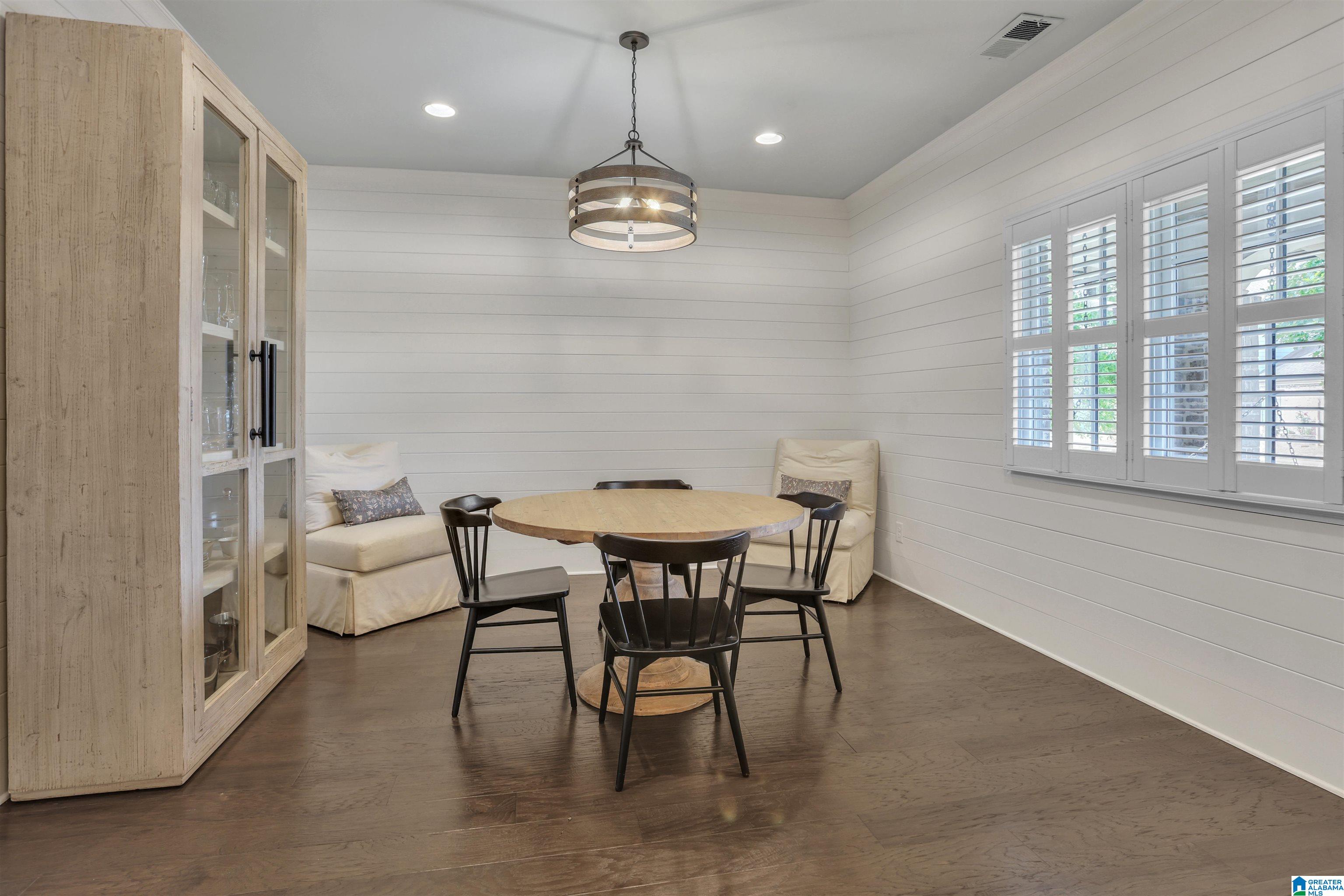 3044 SYDENTON DRIVE