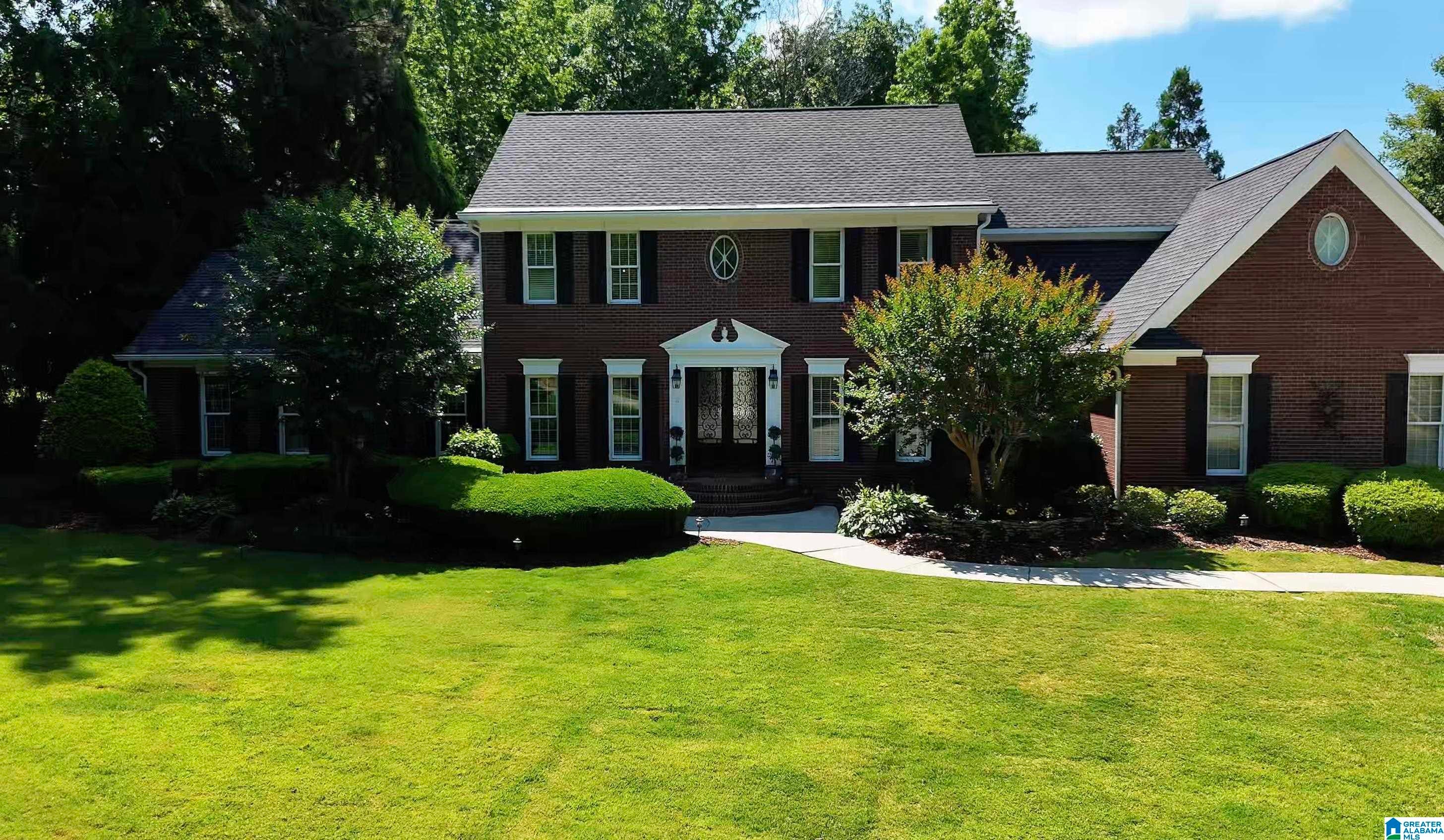 14 COUNTRY SQUIRE ROAD