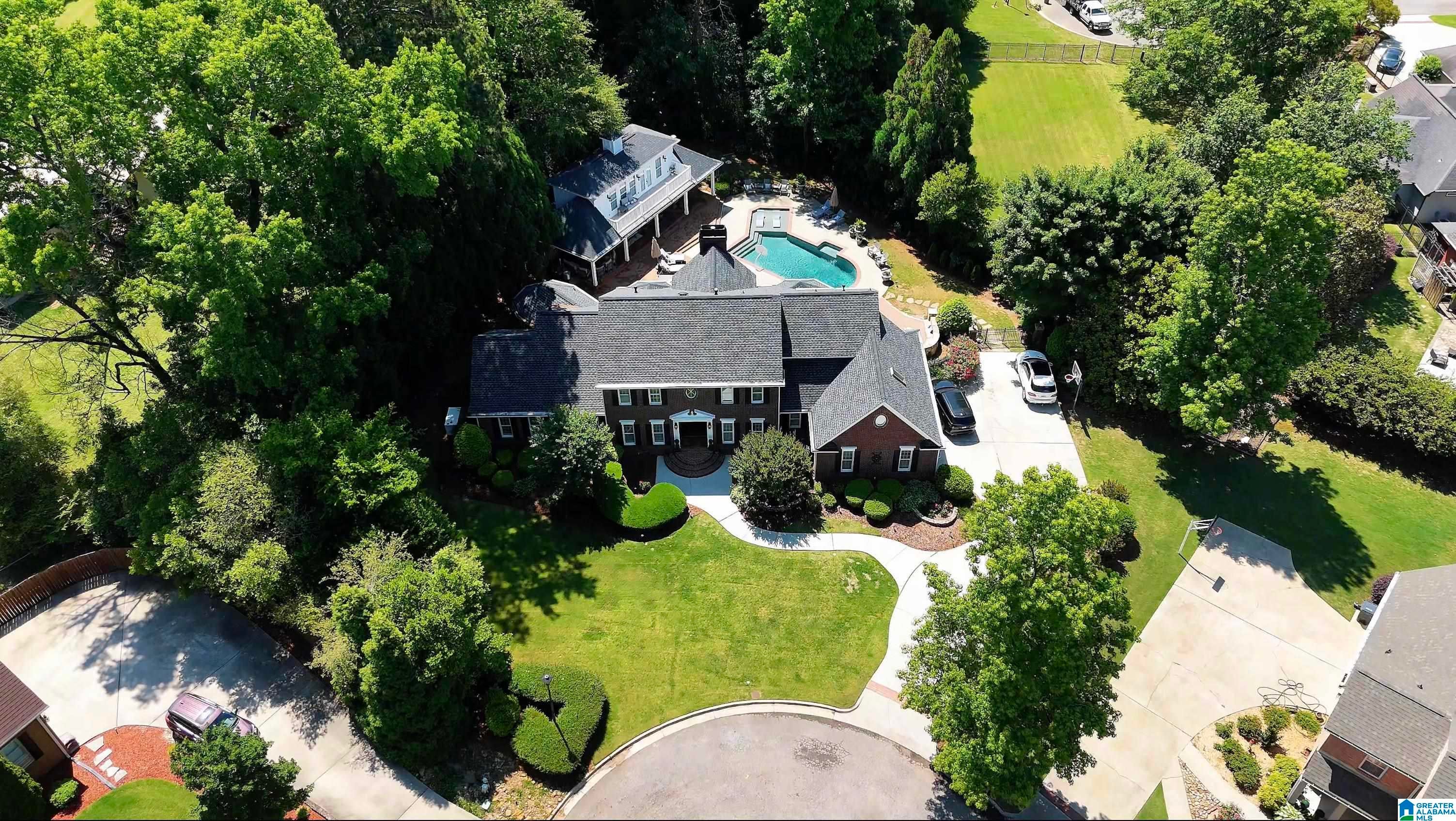 14 COUNTRY SQUIRE ROAD