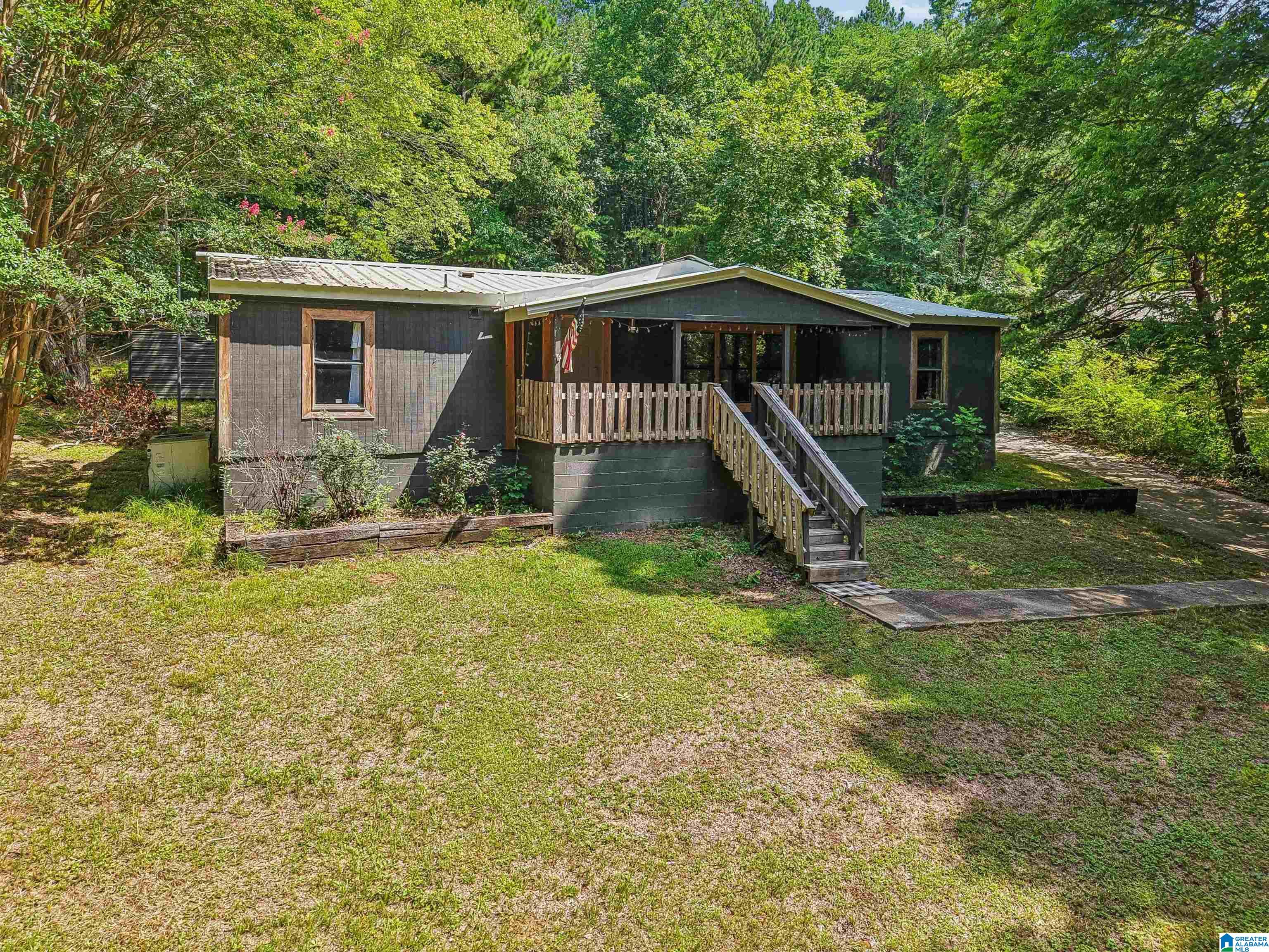 106 HILLSEDGE ROAD S - Photo 2