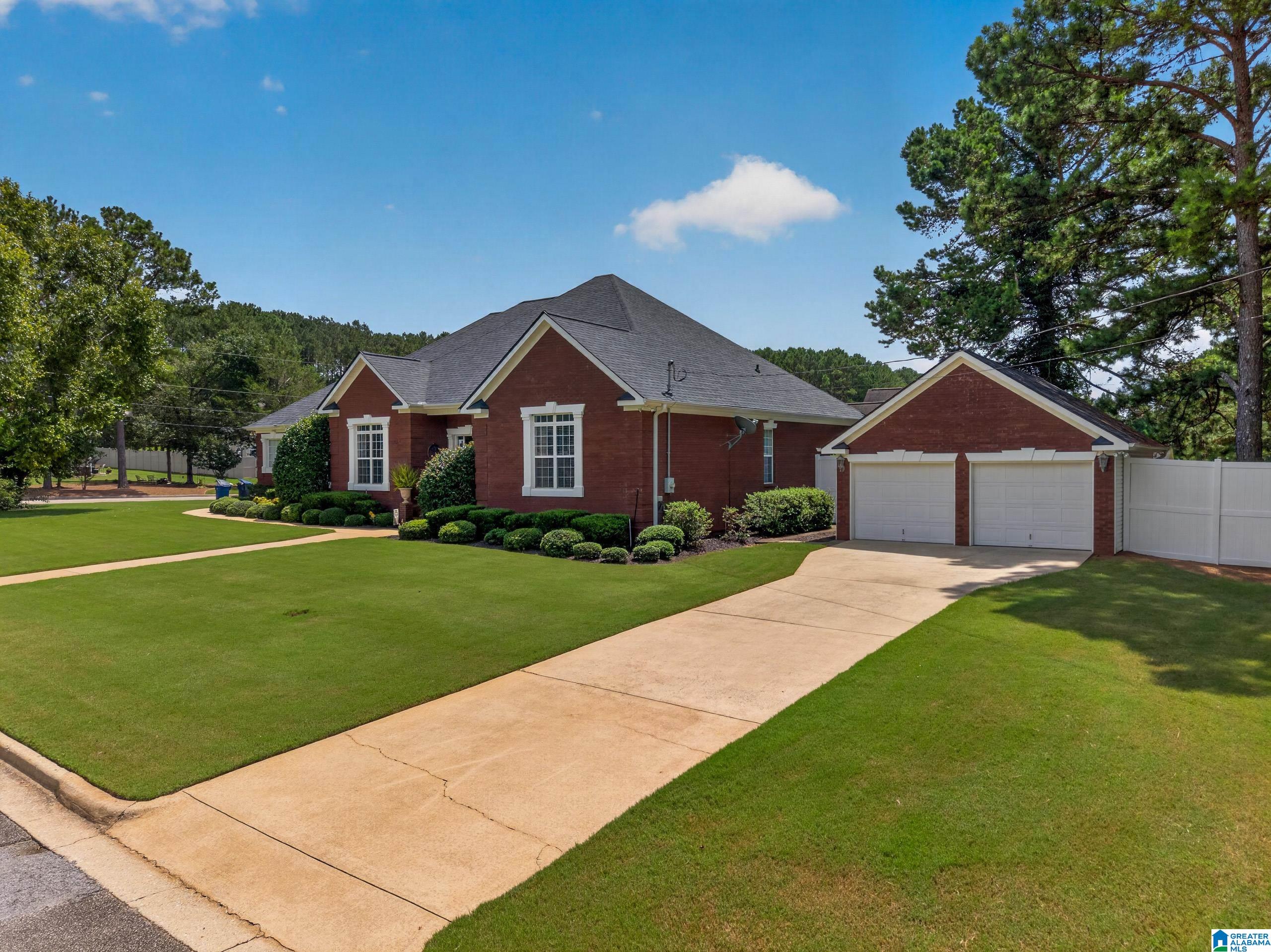 700 HUNTER LANE SW