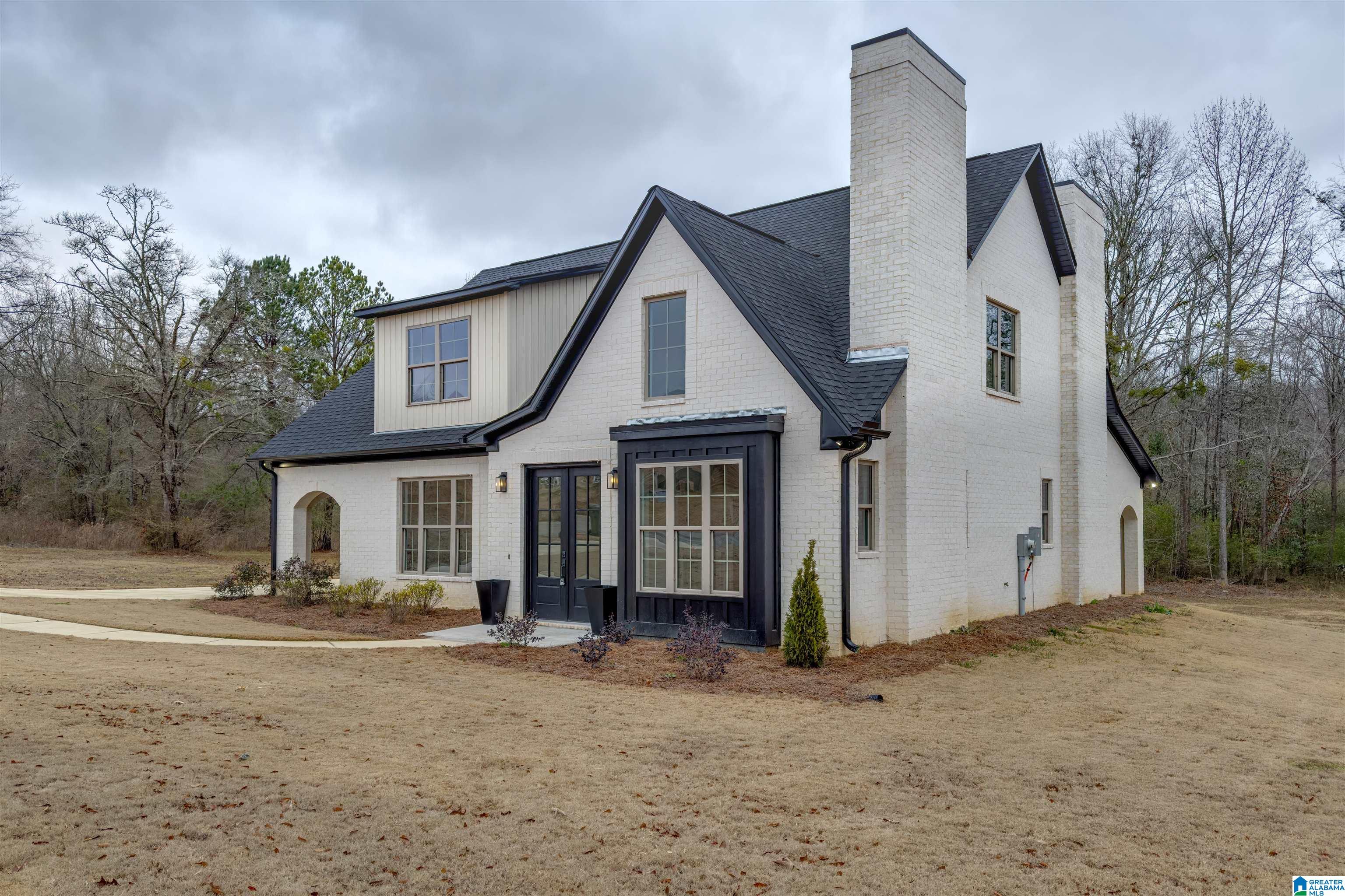 34 CREEKWOOD DRIVE