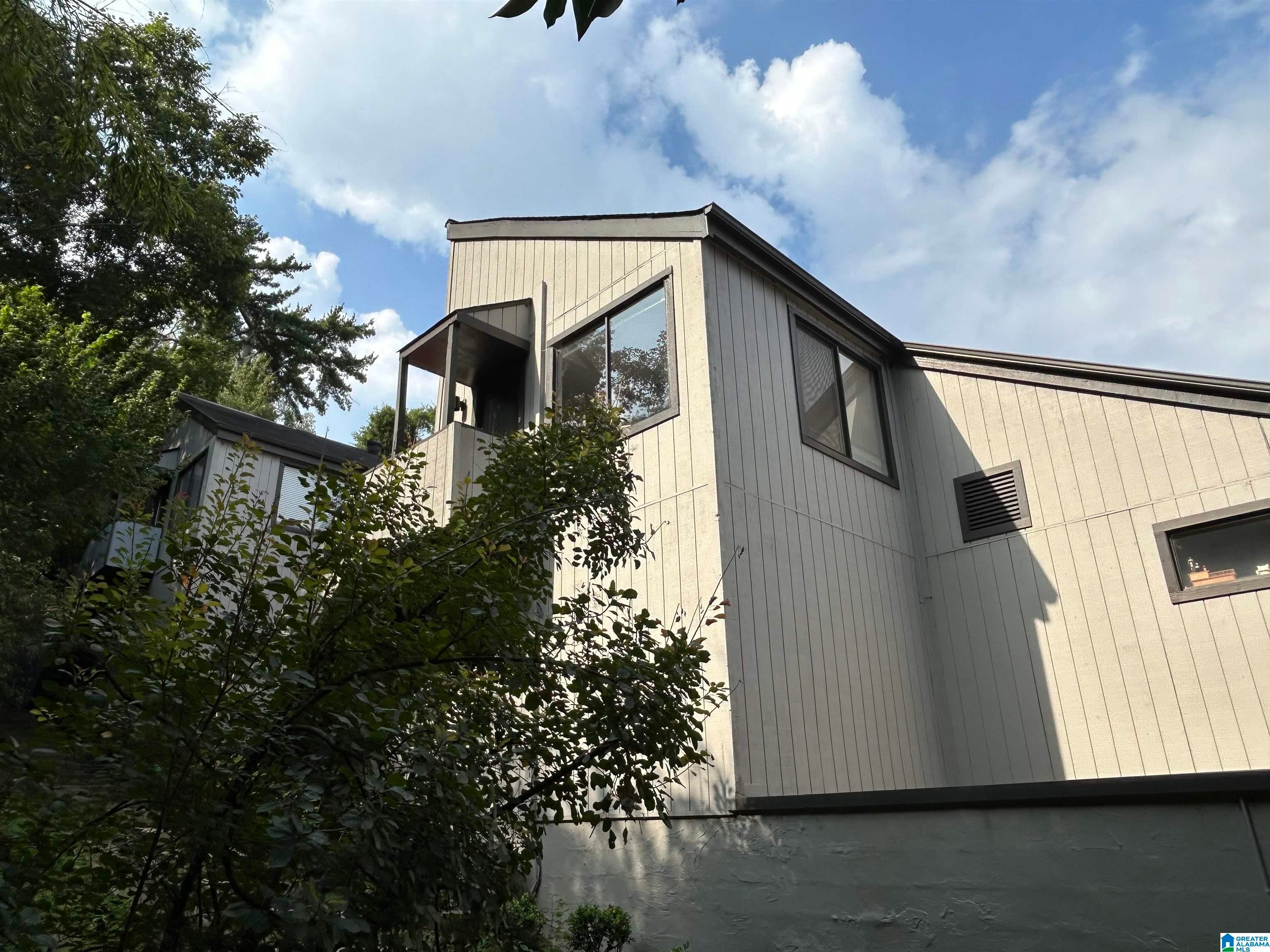 3350 ALTAMONT ROAD 7