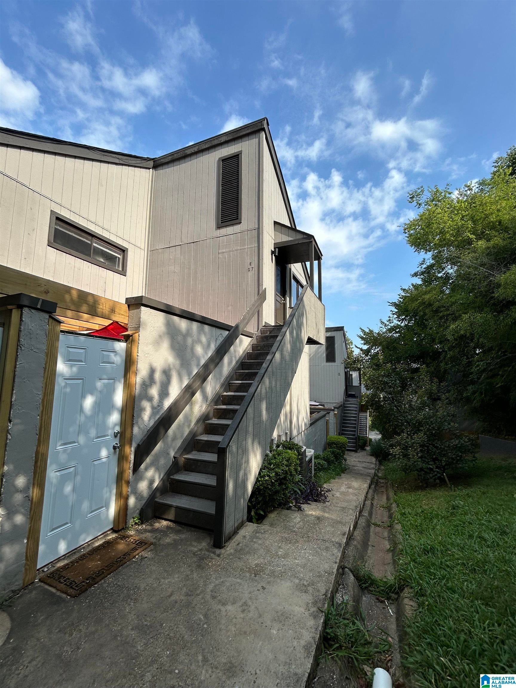 3350 ALTAMONT ROAD 7