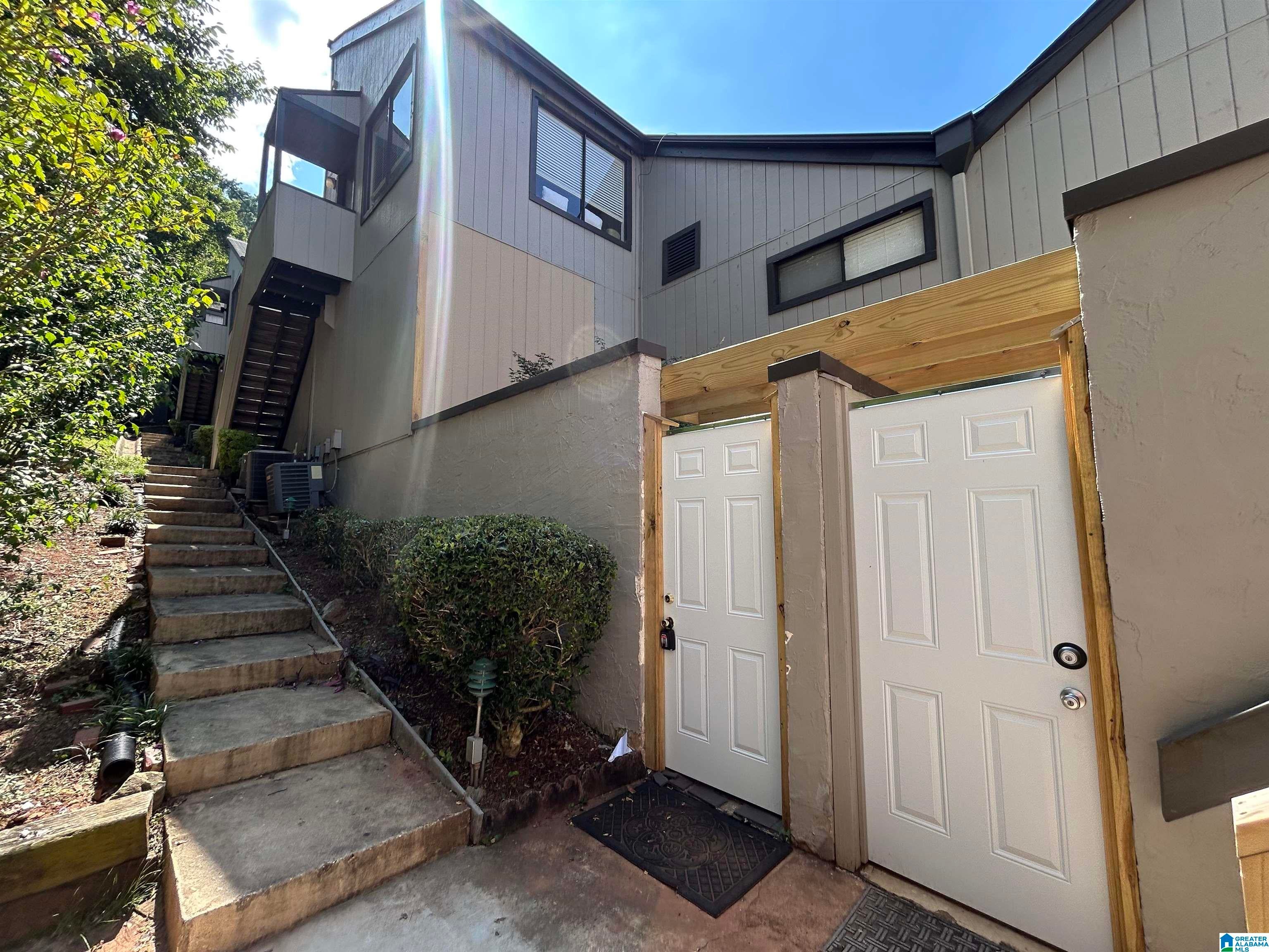 3350 ALTAMONT ROAD 7