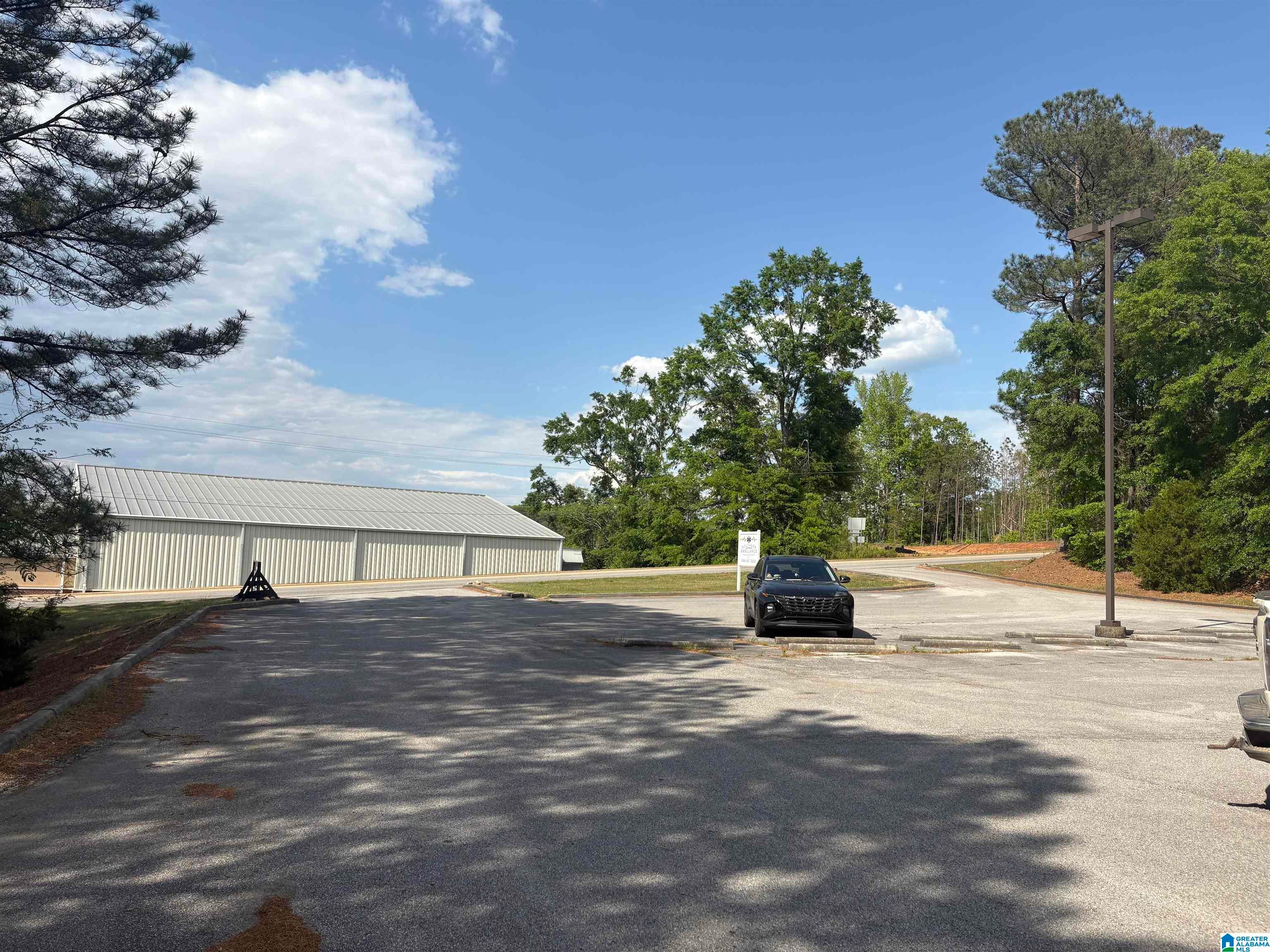 500 WOODLAND AVENUE