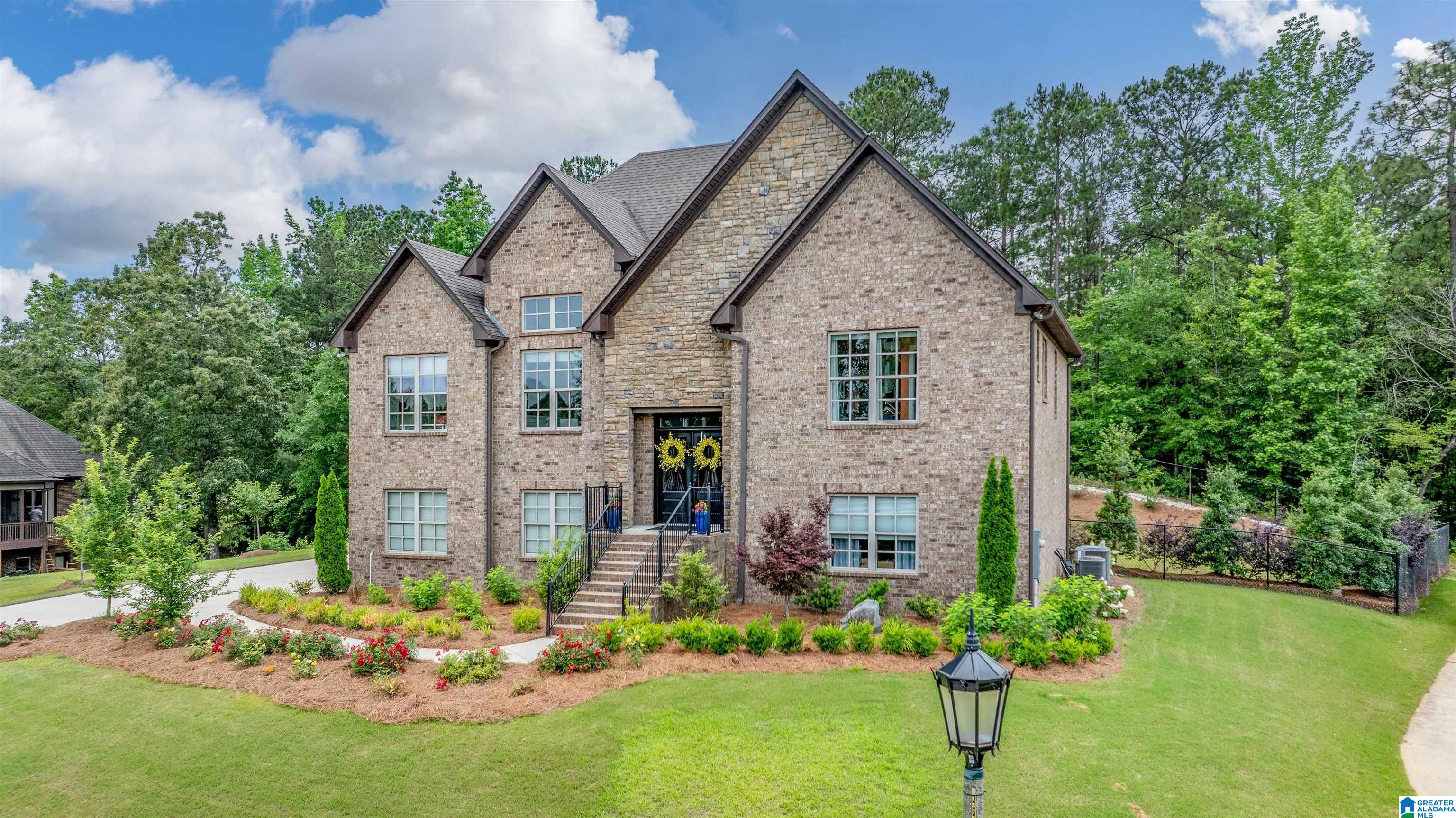 205 GREY OAKS DRIVE