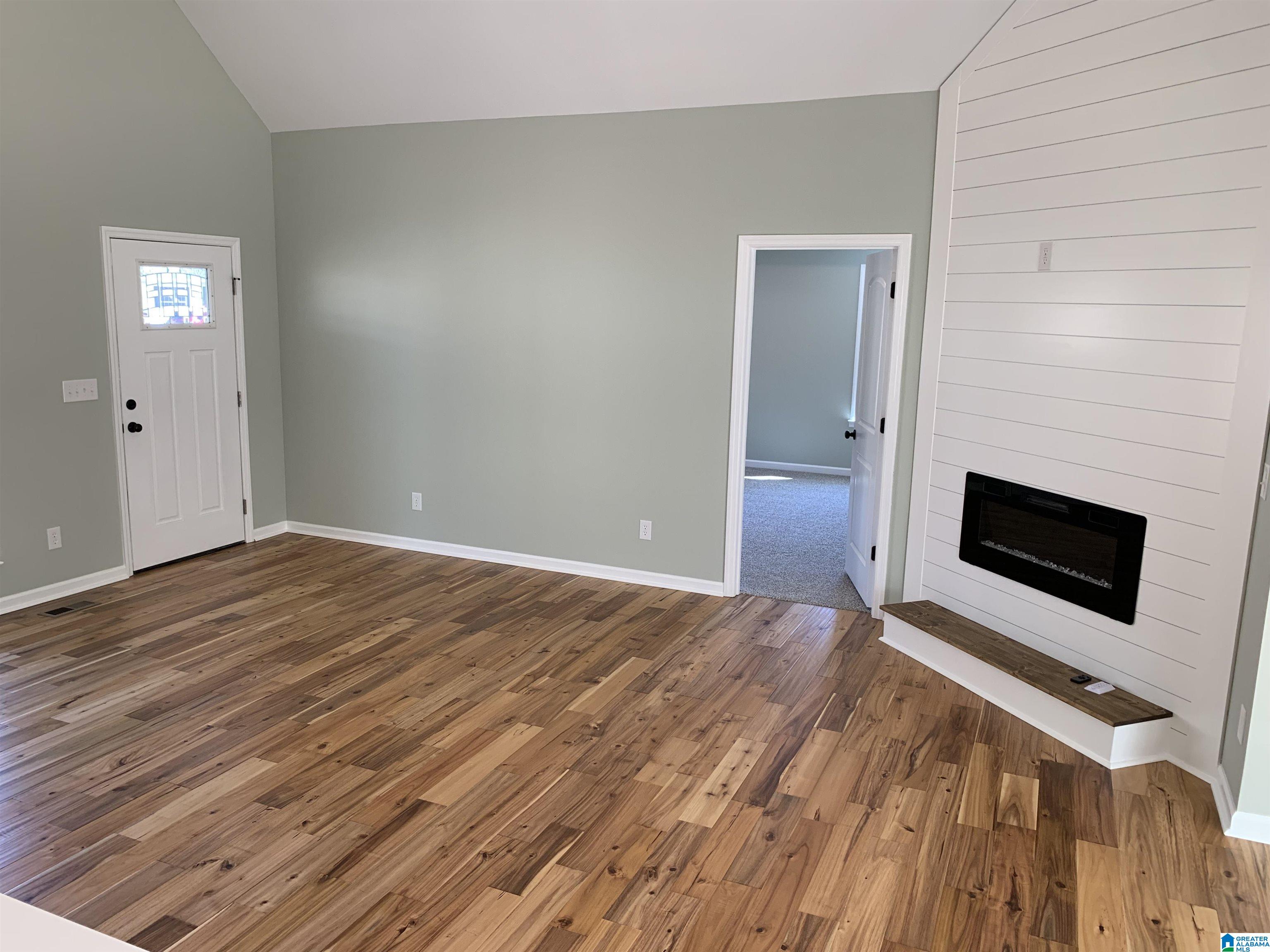 821 LAKESHORE CIRCLE