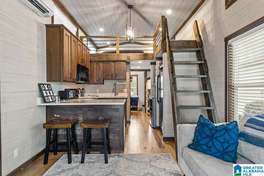 41 SUMMIT LANE