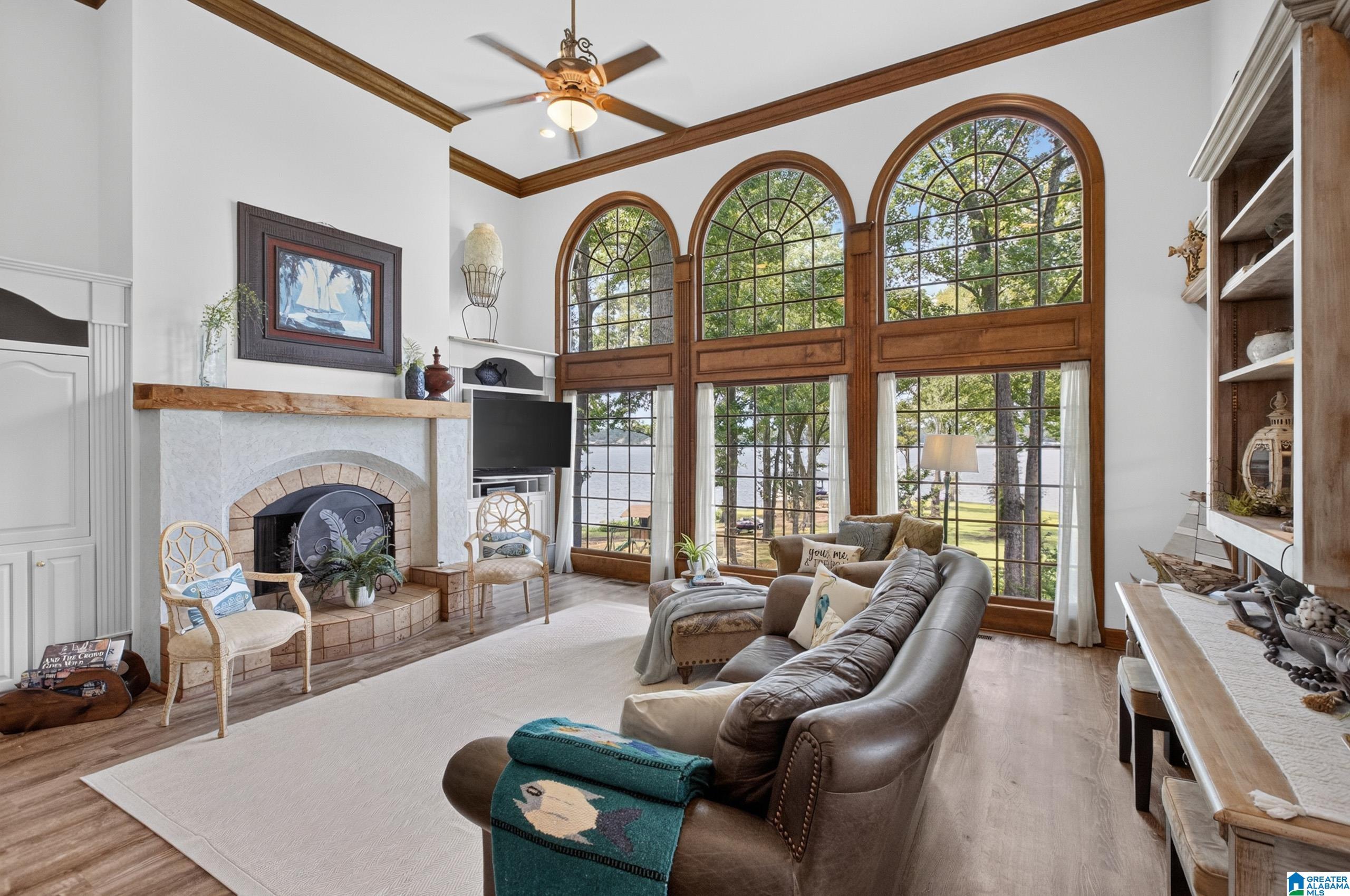 1015 RIVER OAKS DRIVE