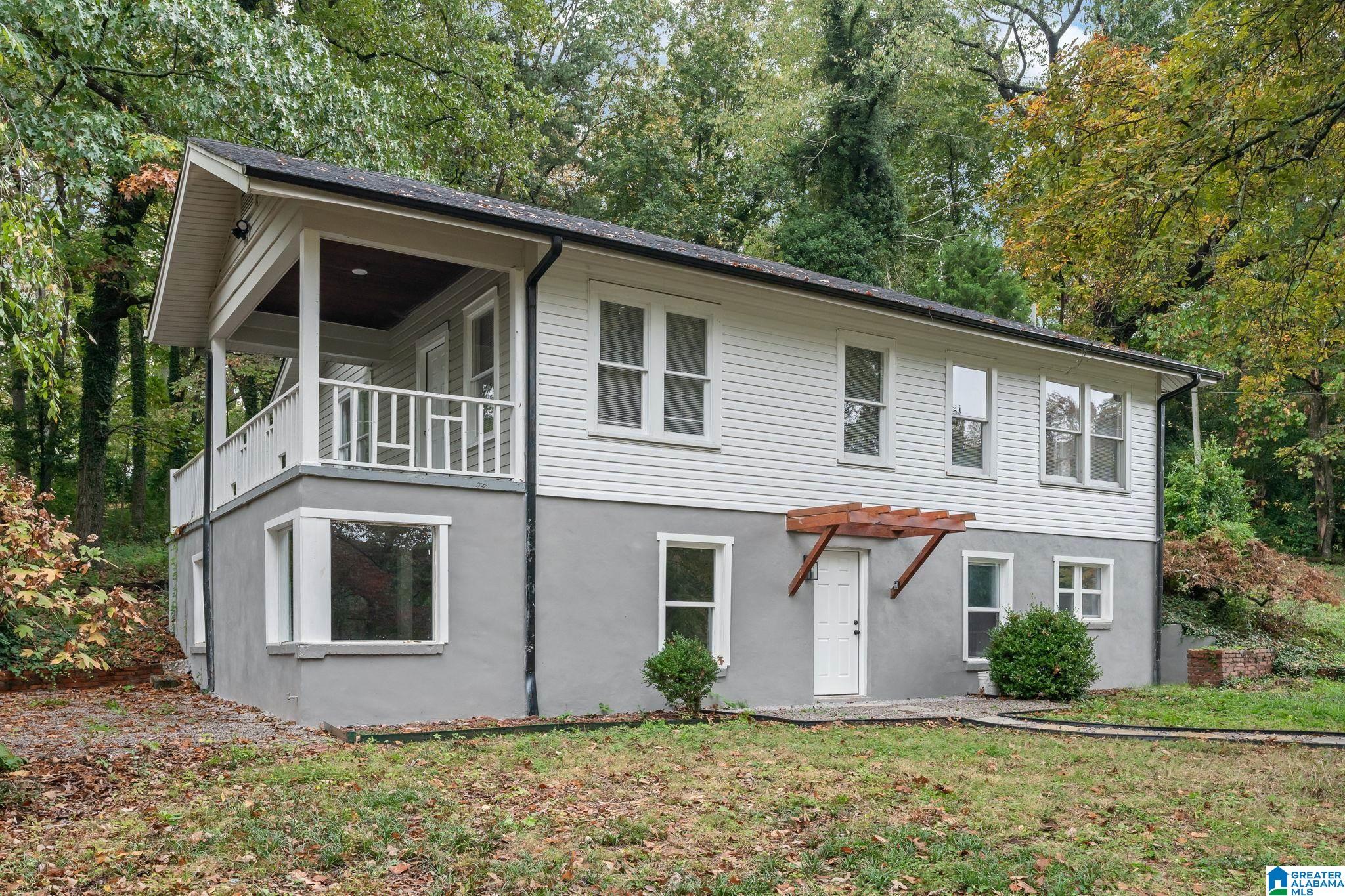 686 RIDGE TOP CIRCLE