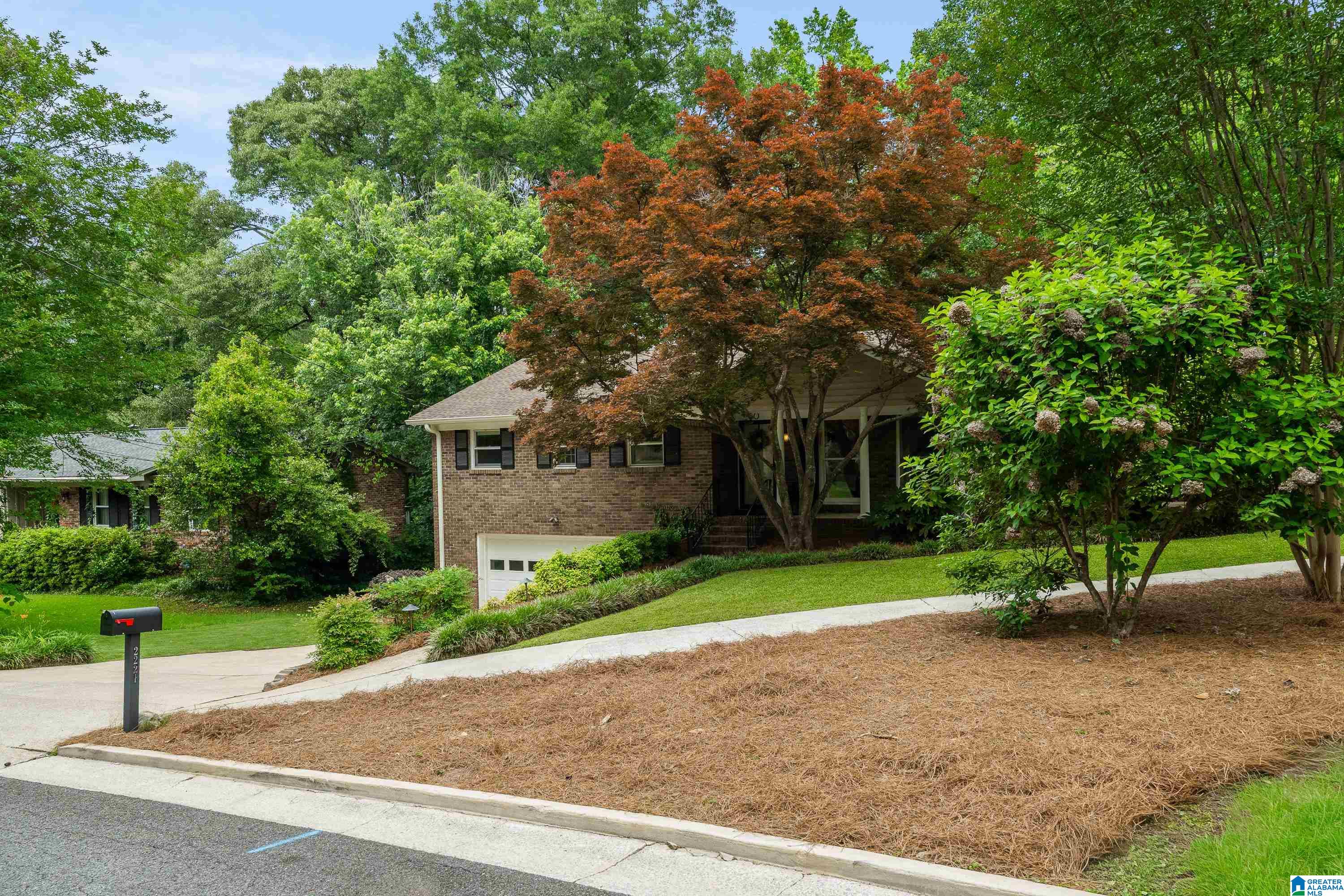 2221 MYRTLEWOOD DRIVE