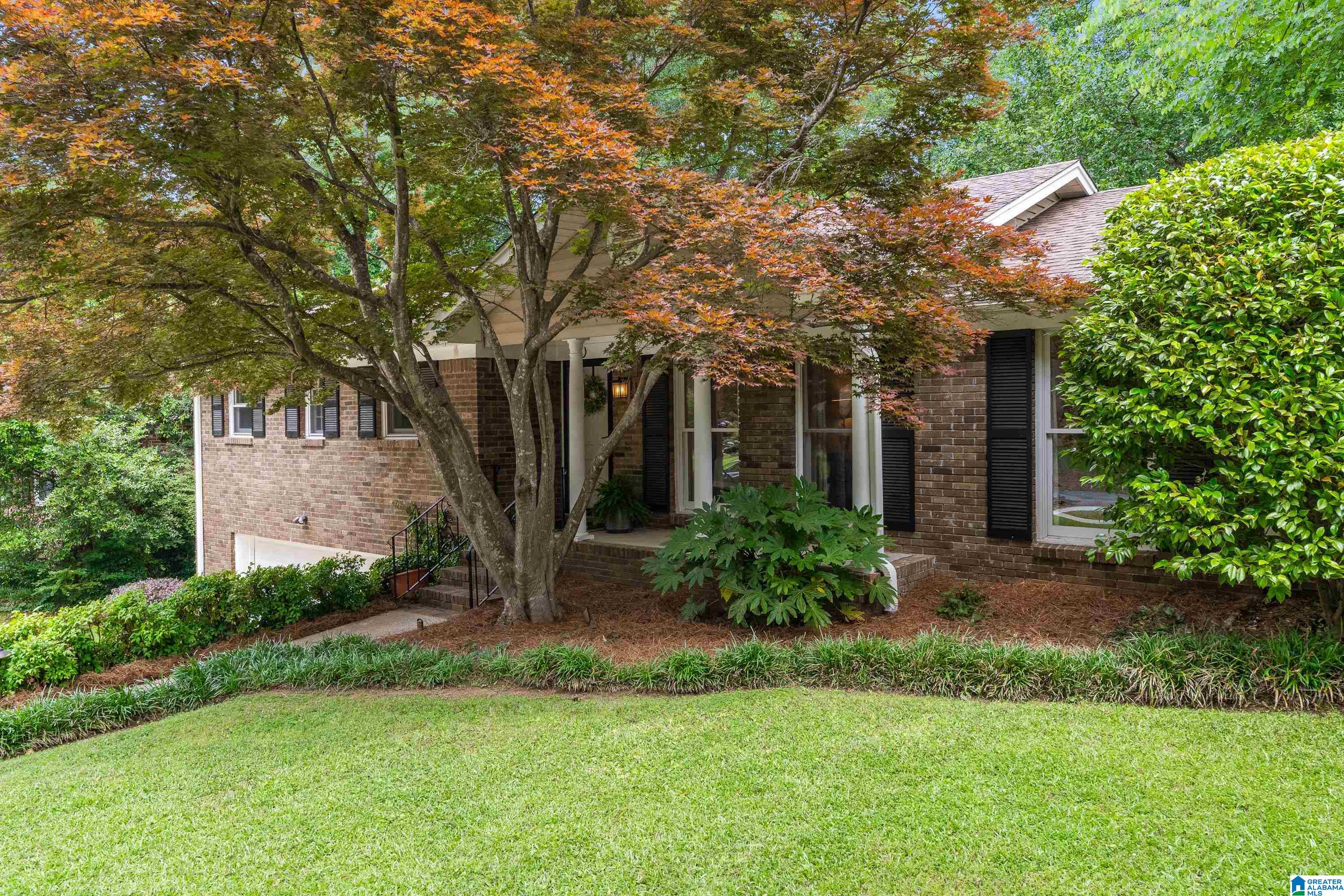 2221 MYRTLEWOOD DRIVE
