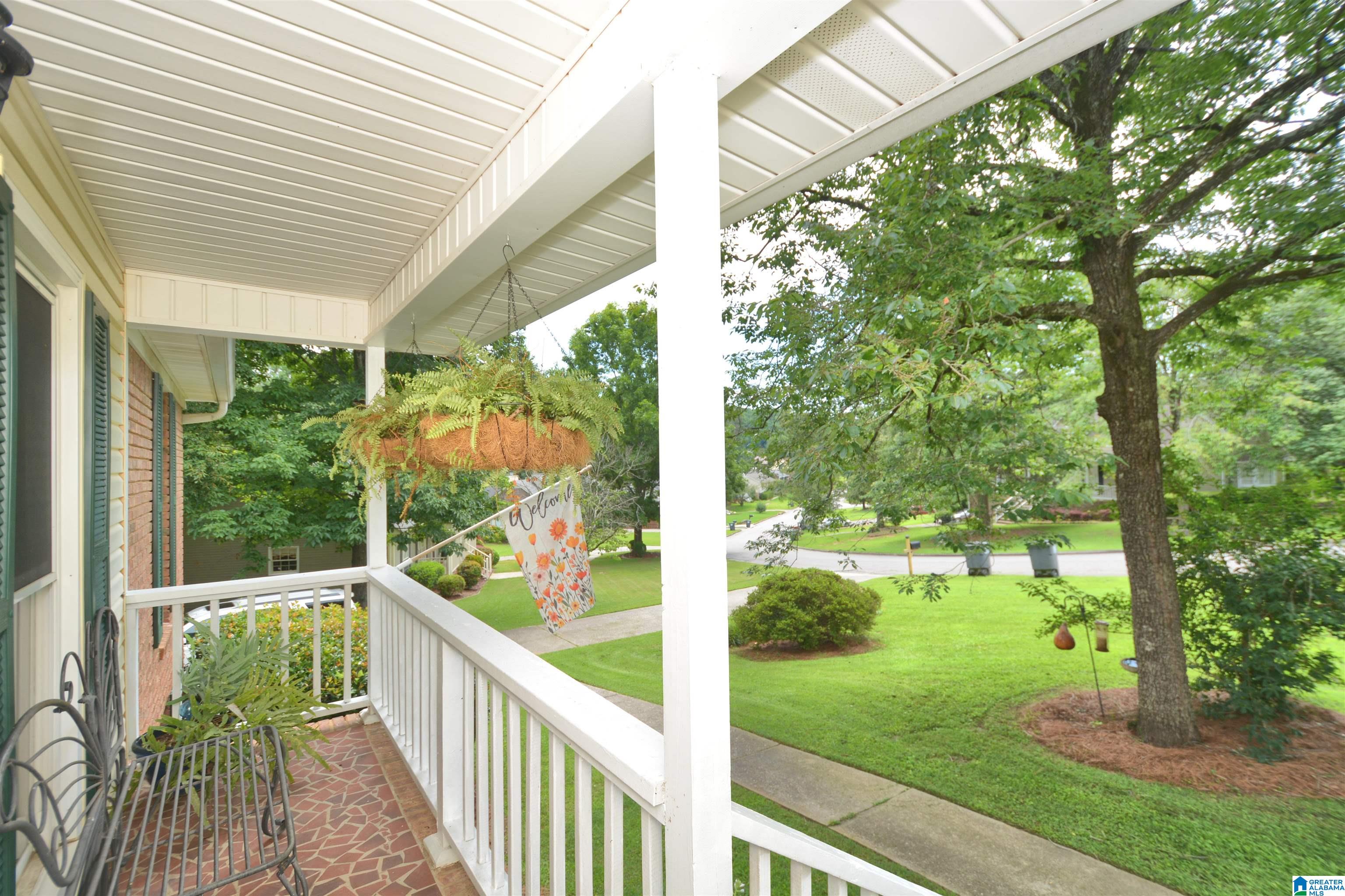5975 MOCKINGBIRD LANE
