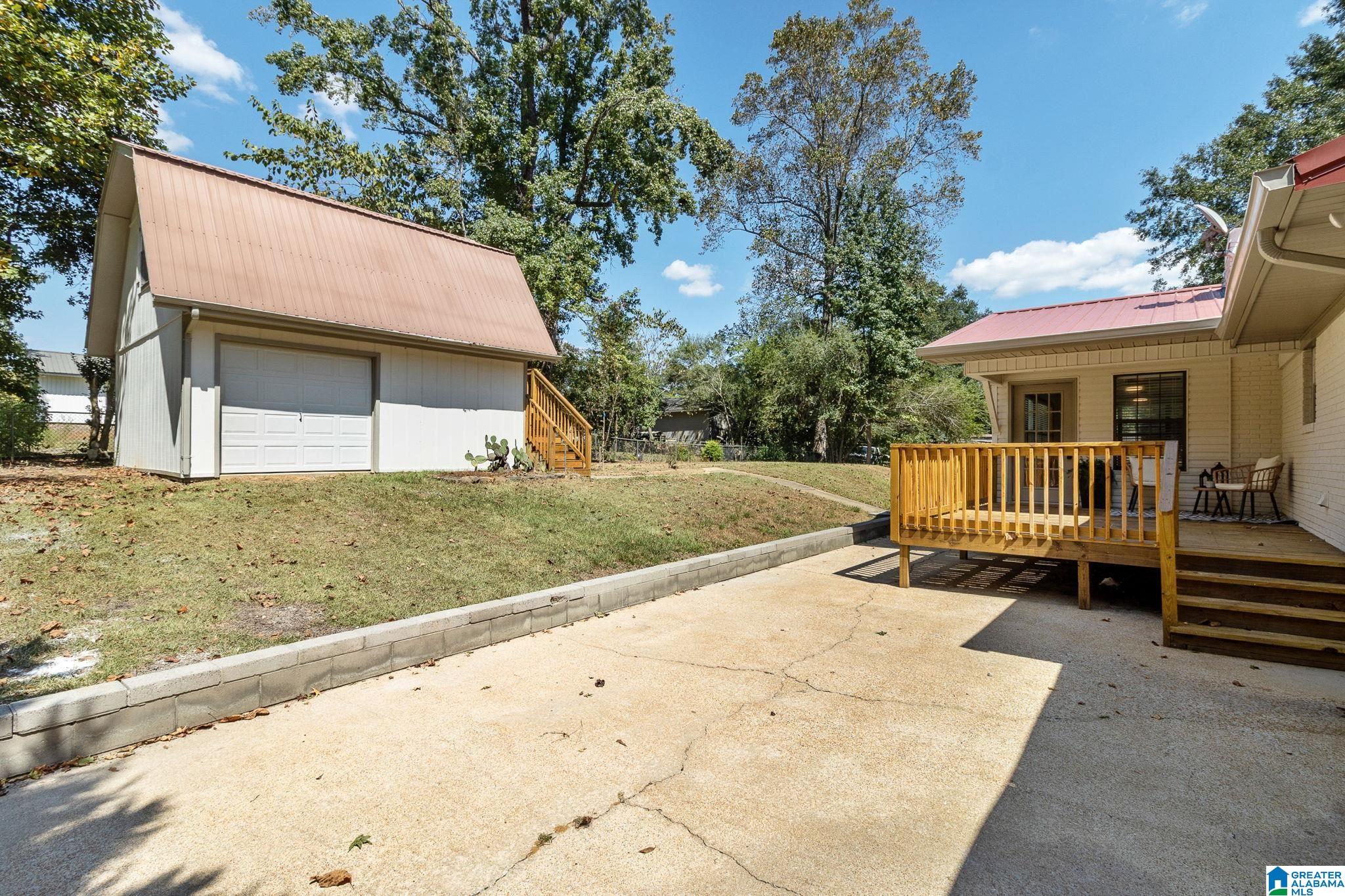 1604 S PRIMROSE LANE