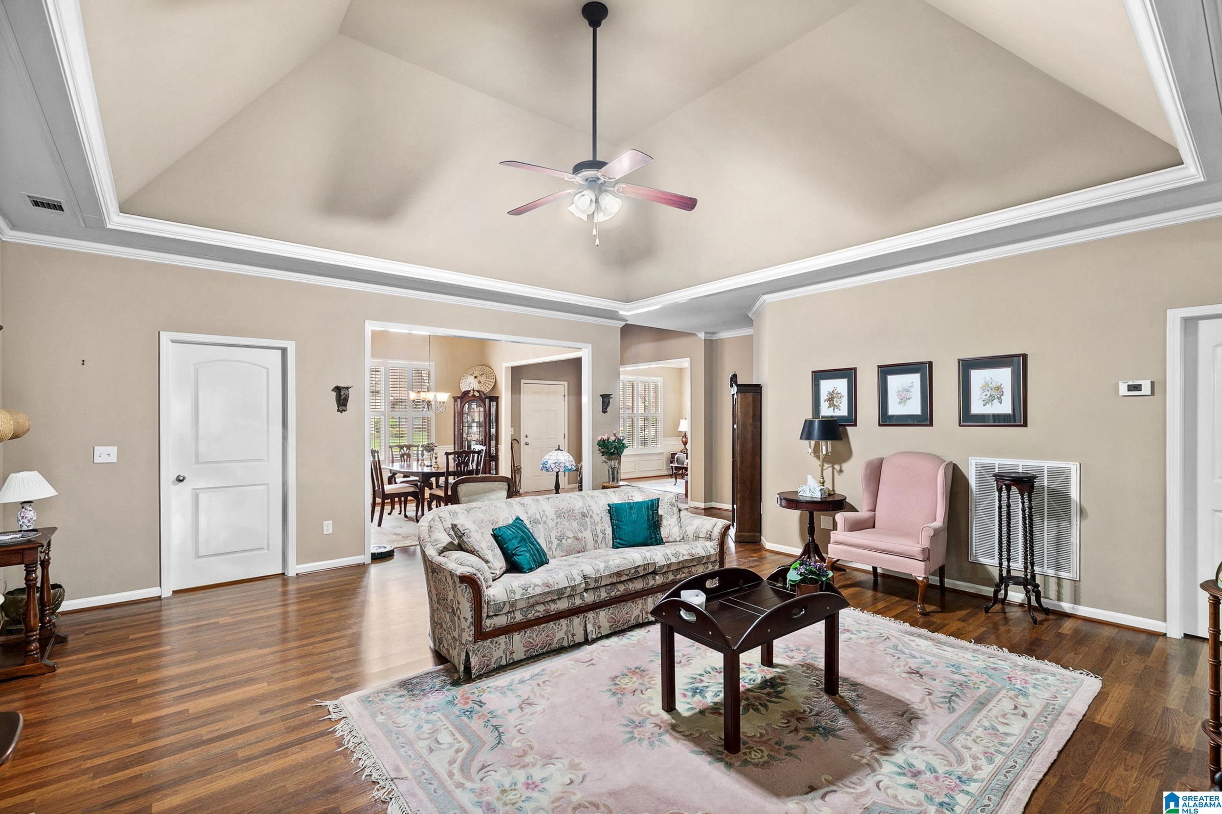 1390 MOUNTAIN LANE