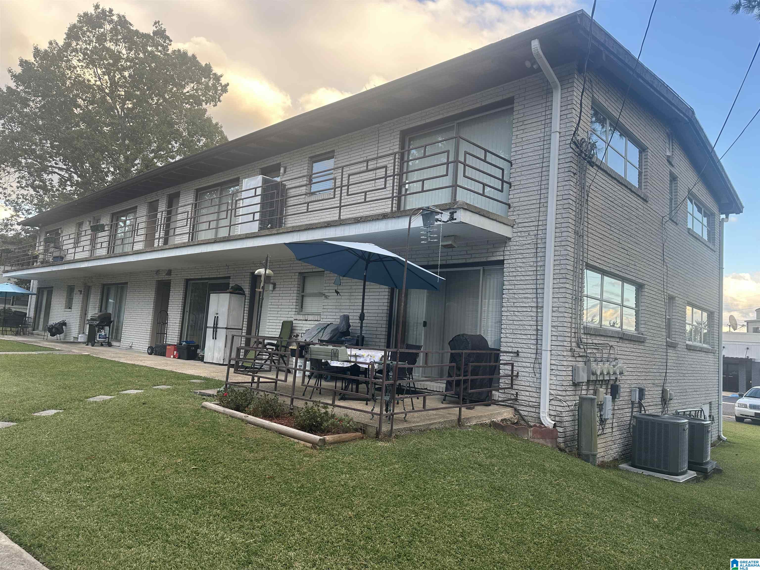 1834 MONTCLAIRE LANE