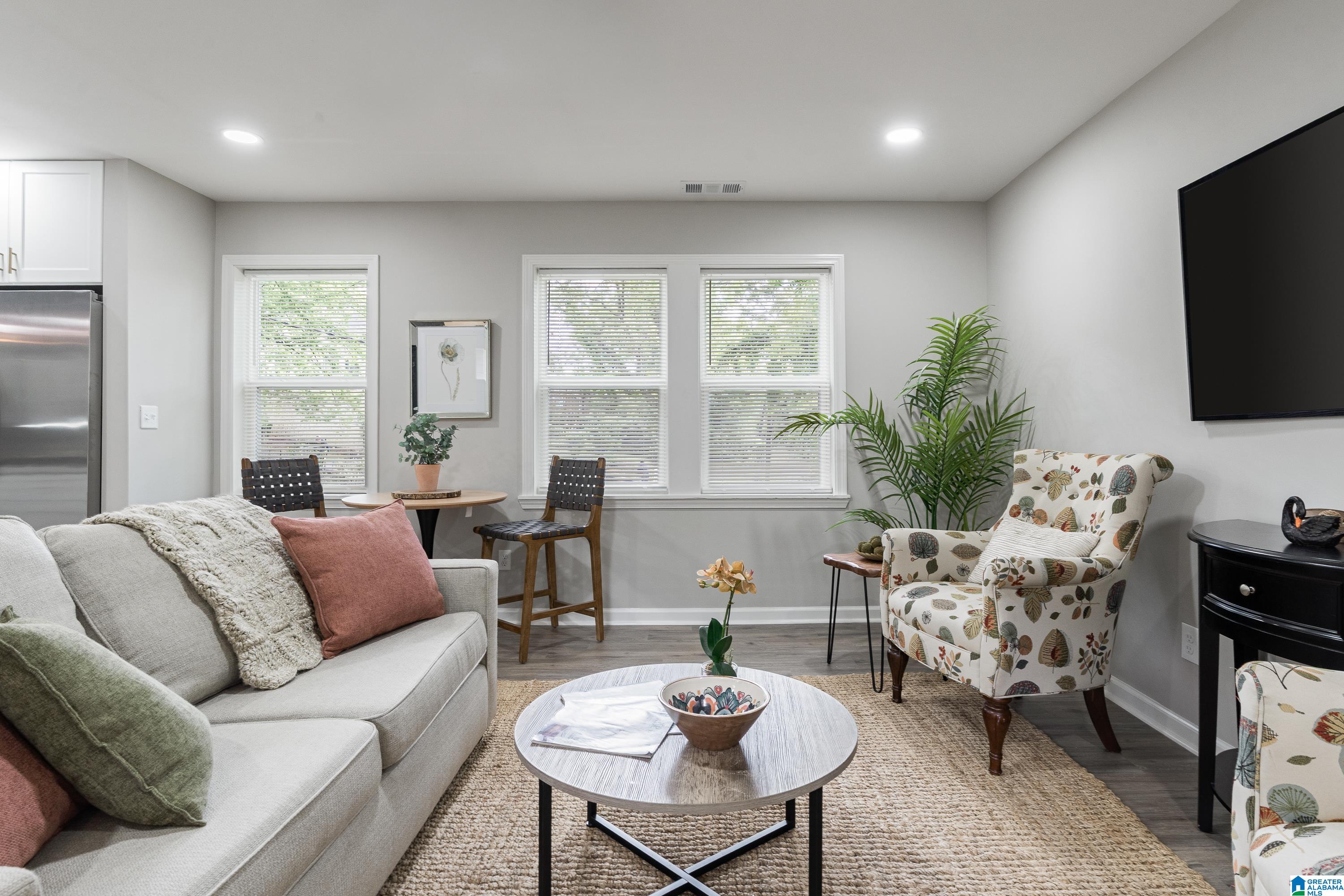 1641 27TH STREET N - Photo 4