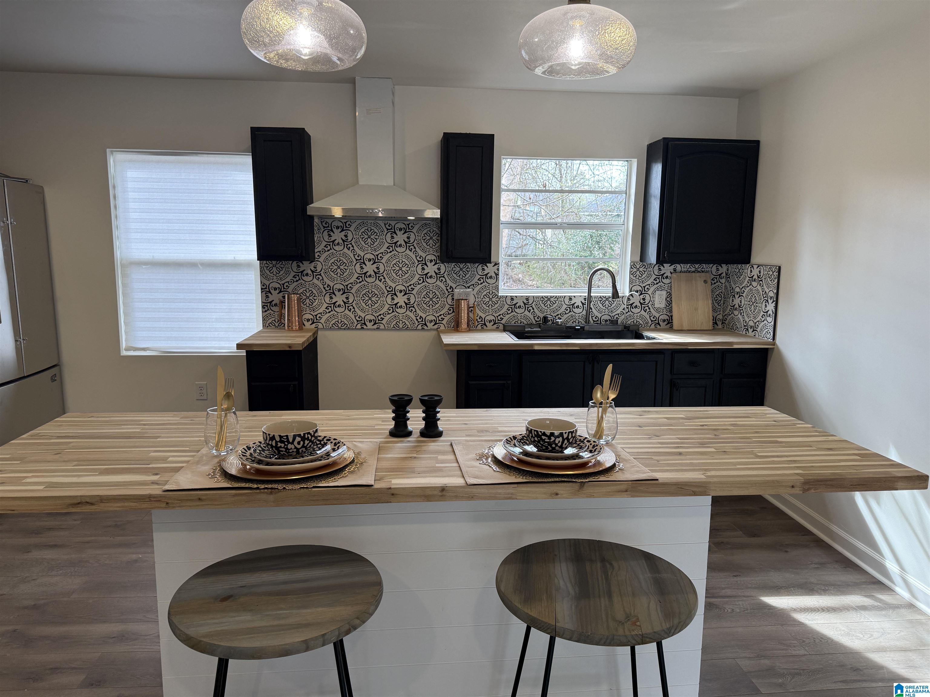 2412 TEMPEST DRIVE SW