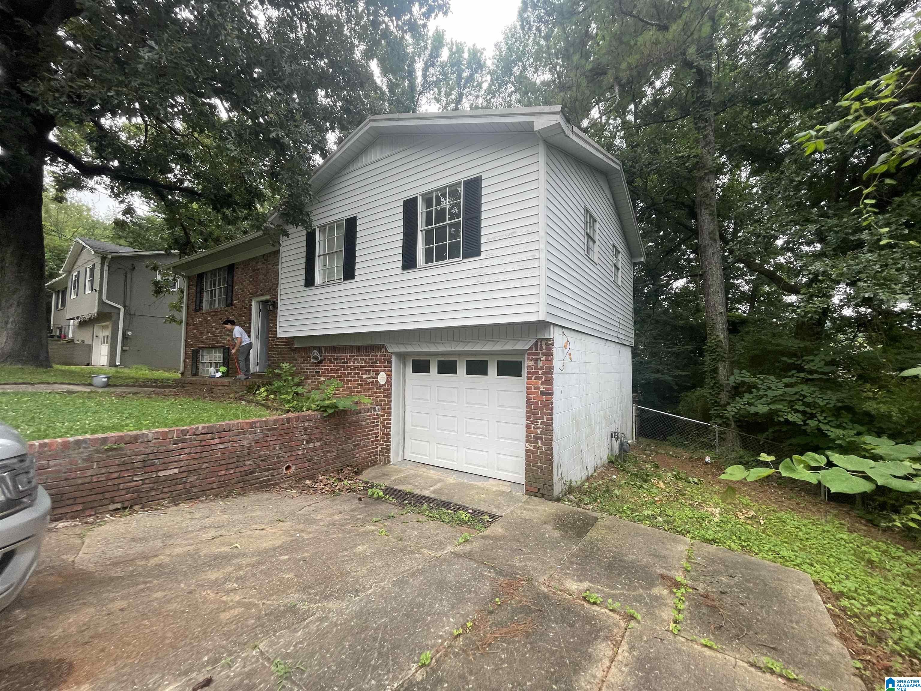1741 MOLLY DRIVE