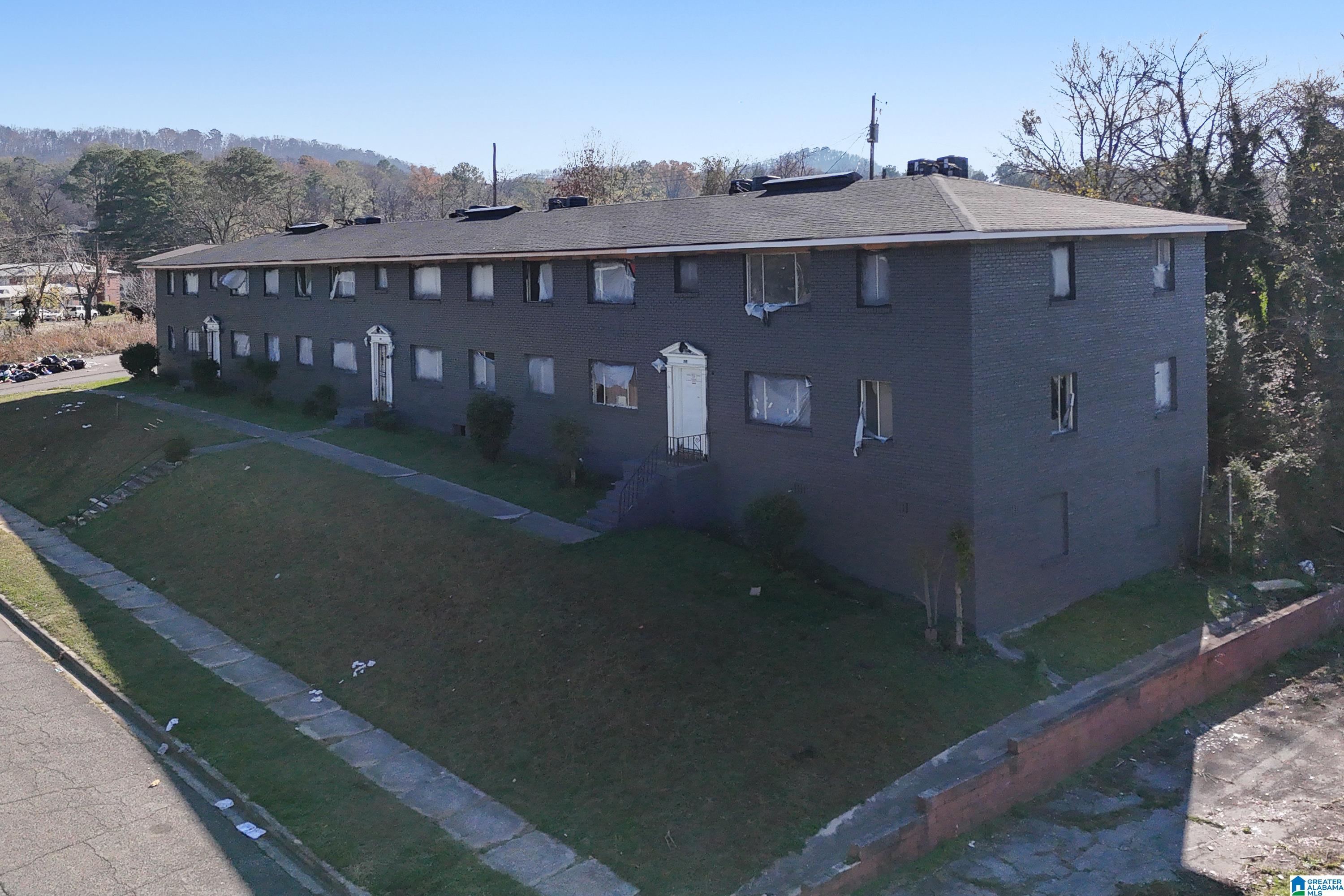 524 VANDERBILT STREET