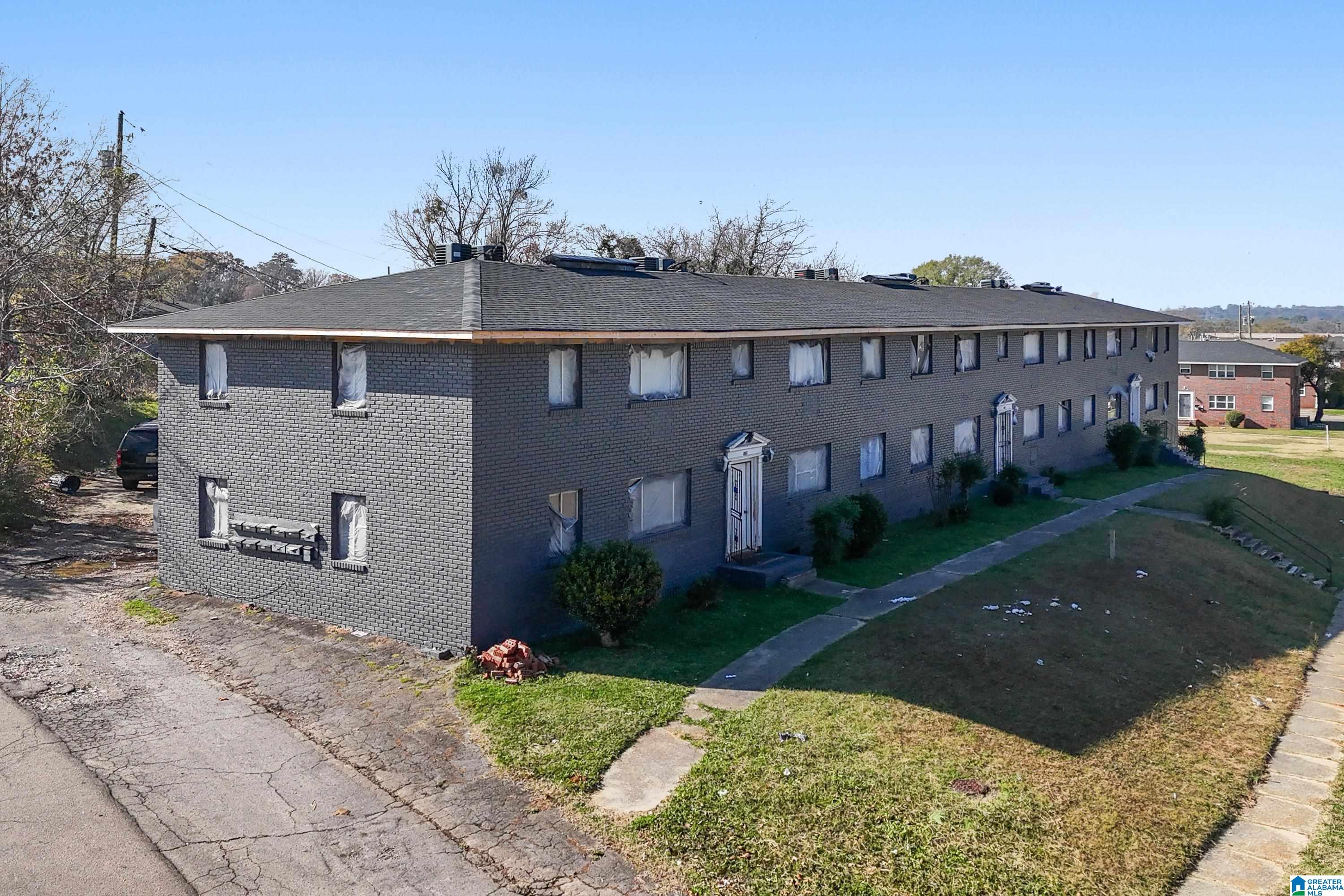 524 VANDERBILT STREET