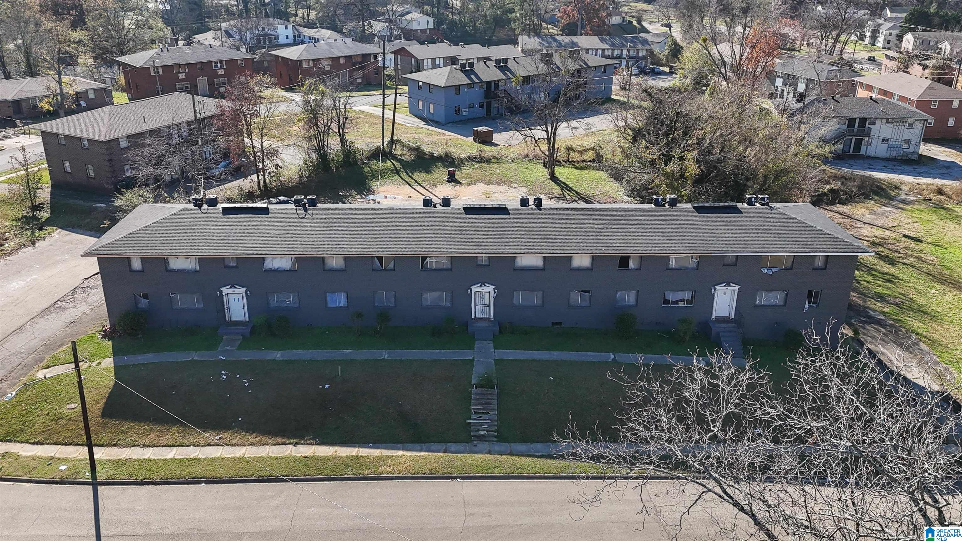 524 VANDERBILT STREET