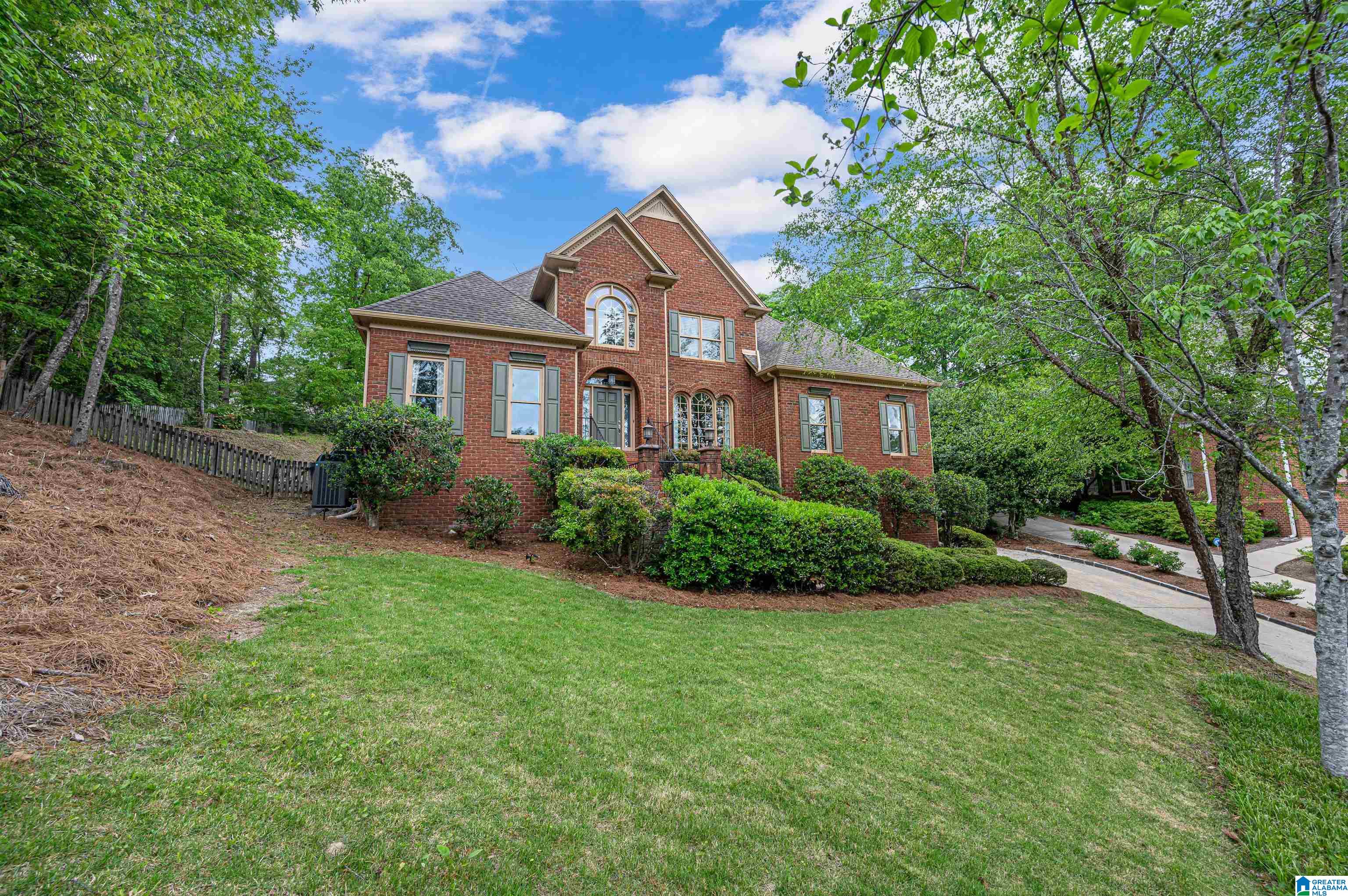2800 PADEN WAY