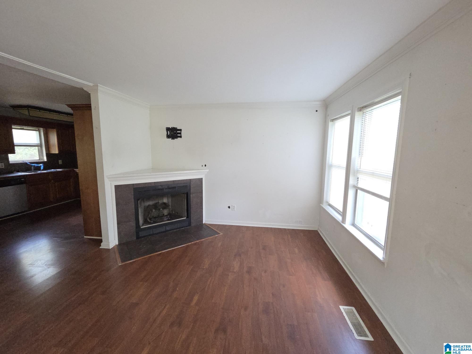 504 BUCKSKIN LANE