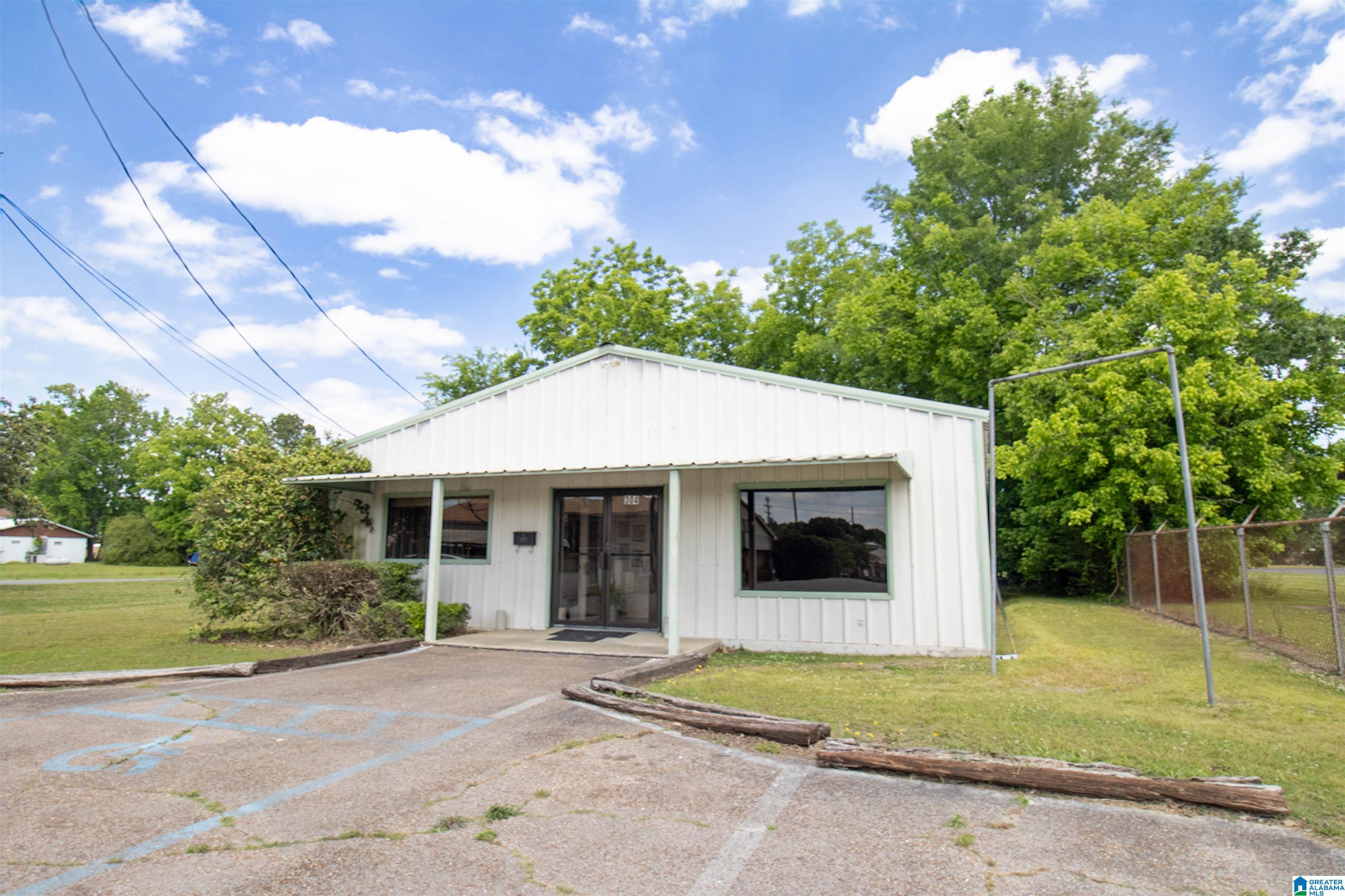 Photo 1 of 38 — 304 BANGOR AVENUE SE, HANCEVILLE, AL 35077