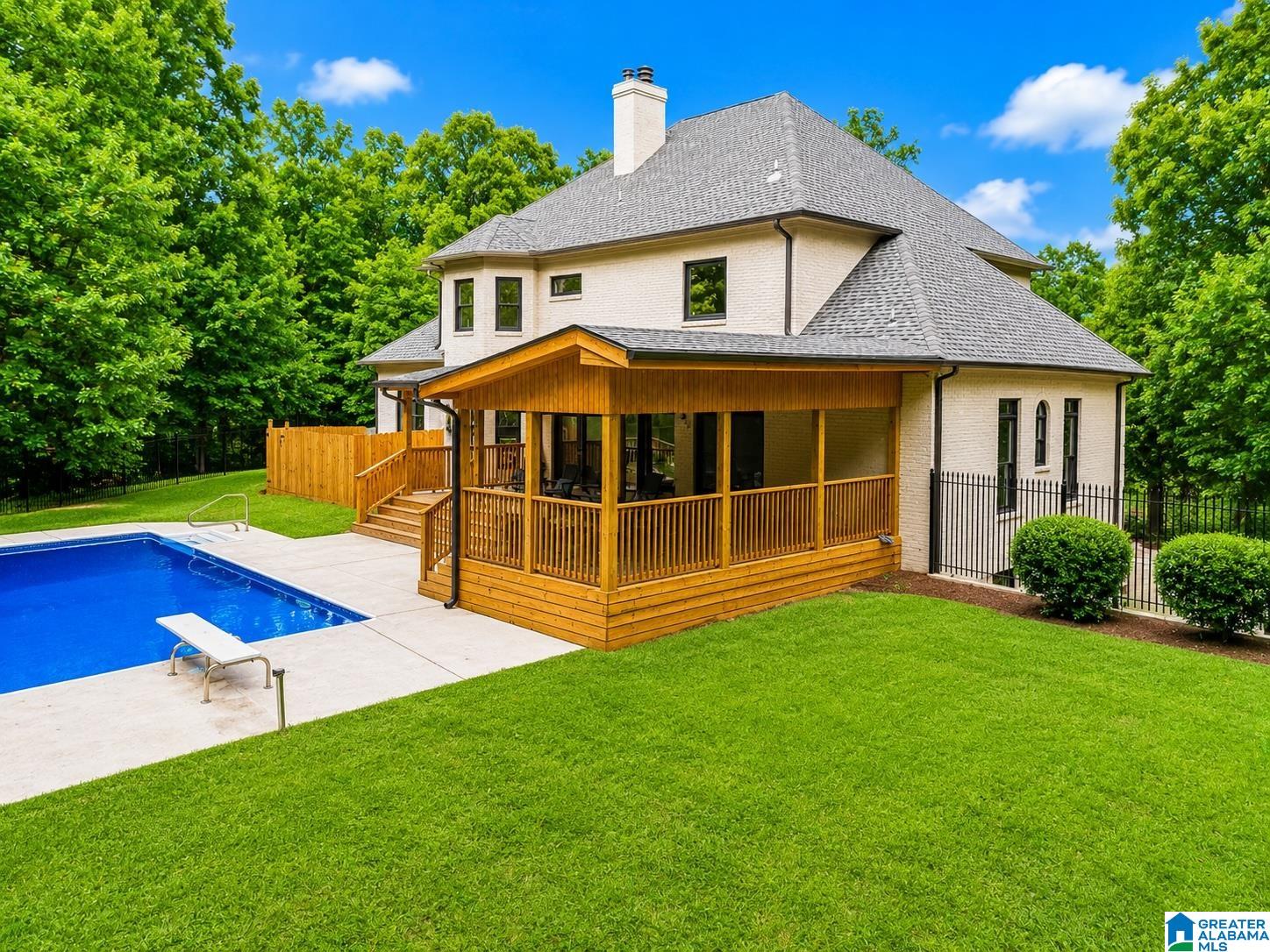 5609 RIDGEVIEW DRIVE