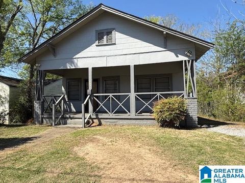 Photo of 4908 Court M, BIRMINGHAM, AL 35208 (MLS # 21448624)