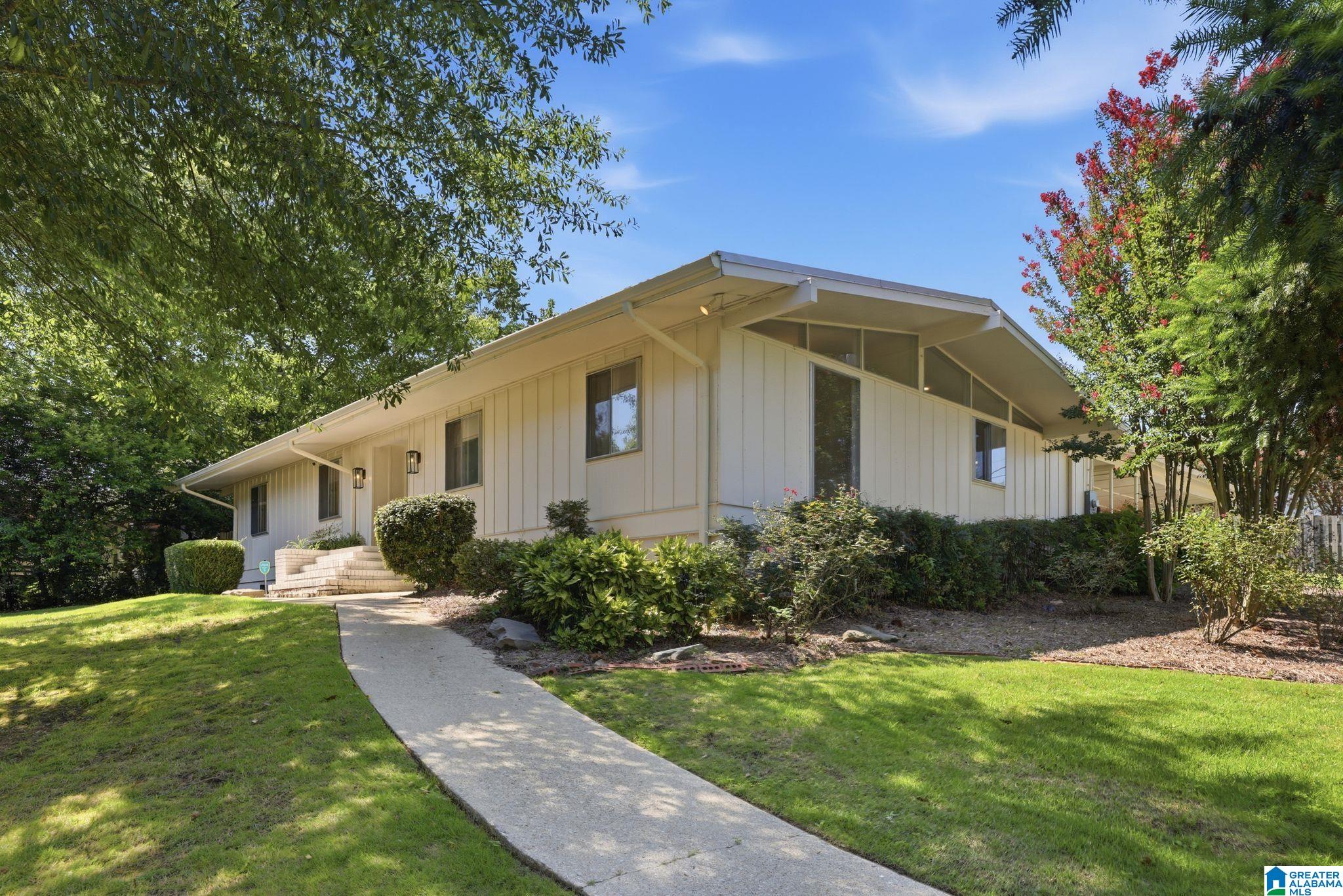 1842 CANYON ROAD