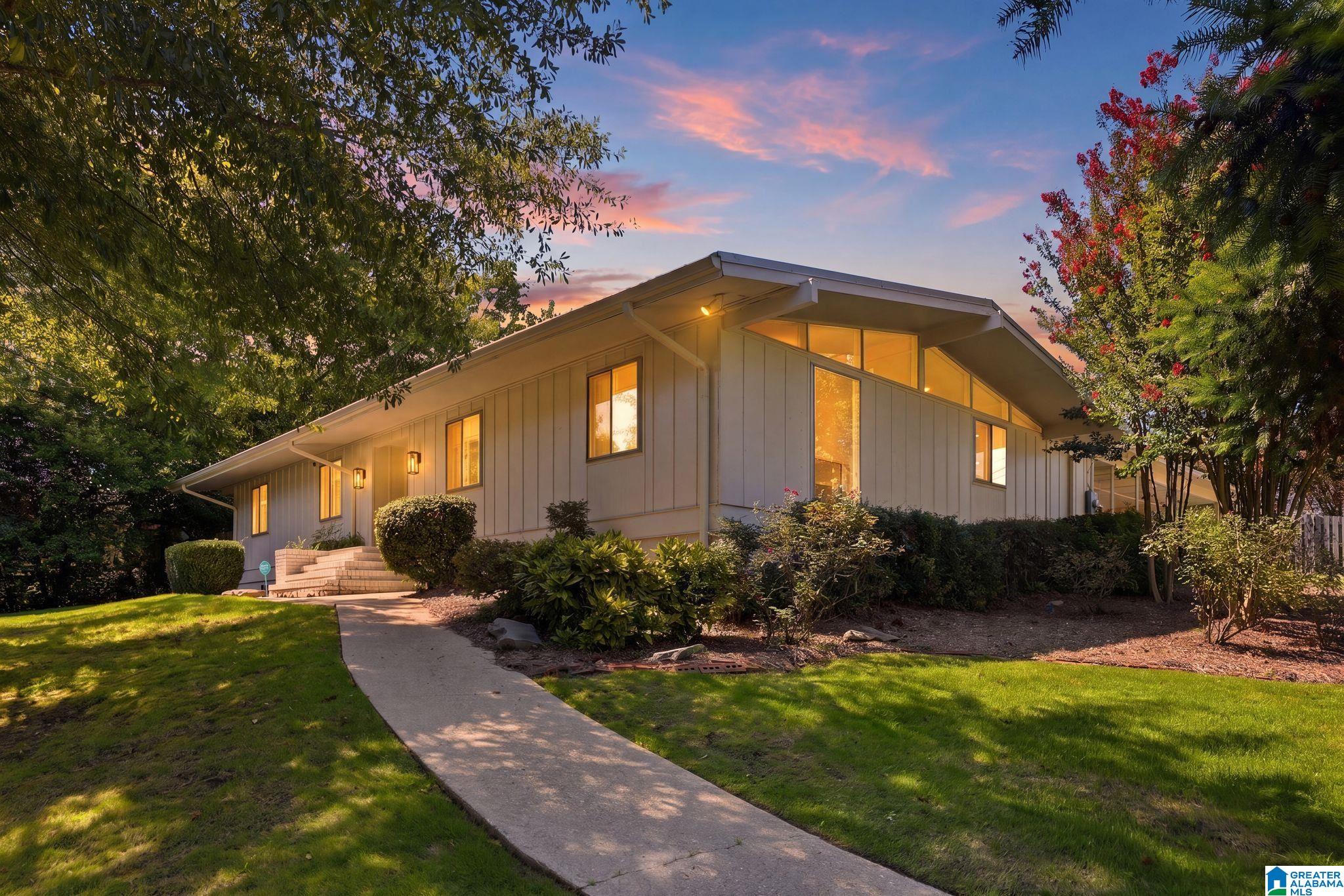 1842 CANYON ROAD