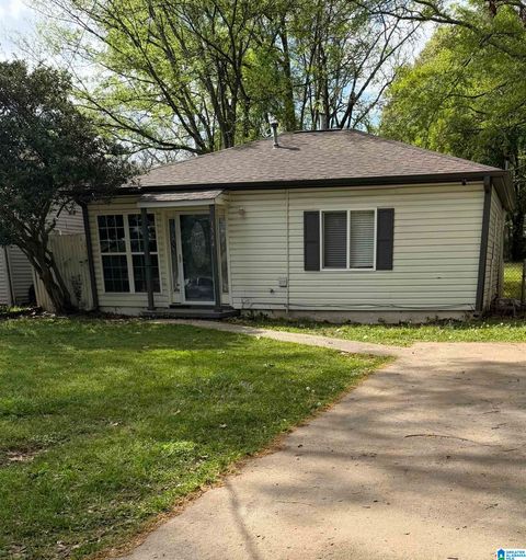 1544 N 26TH AVENUE HUEYTOWN AL 35023