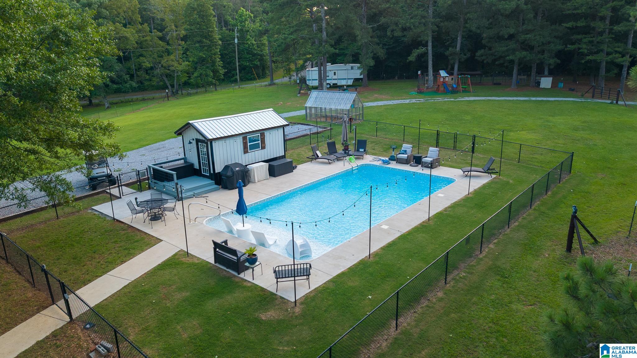 271 LITTLE POND ROAD