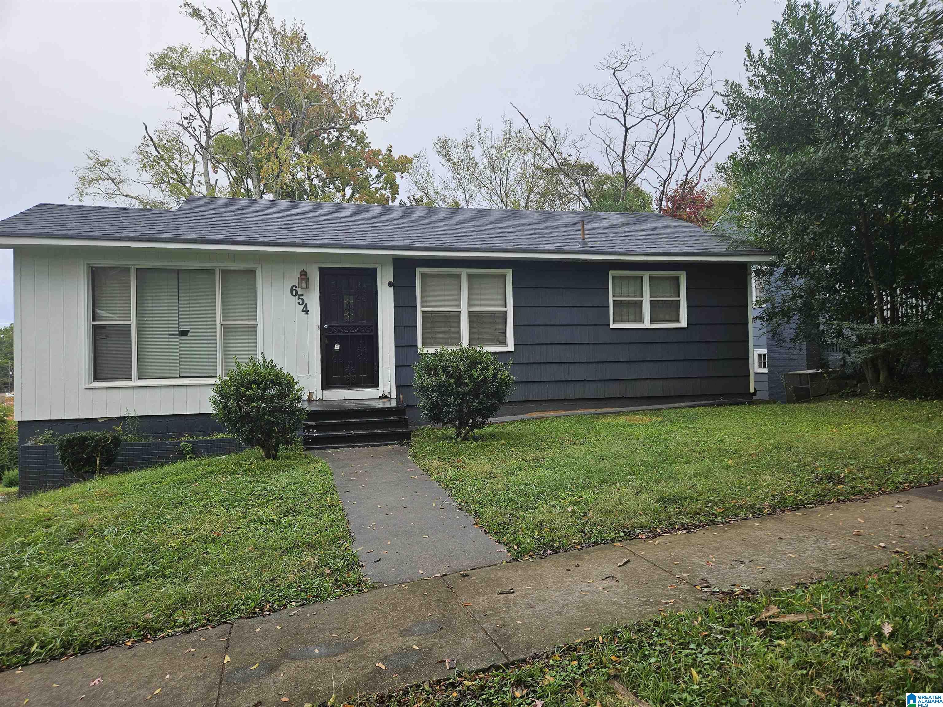 Photo 1 of 13 — 654 MAPLE STREET, FAIRFIELD, AL 35064