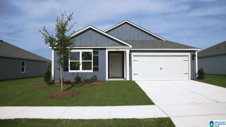 Photo 1 of 33 — 608 ABERDEEN TRACE, CALERA, AL 35040