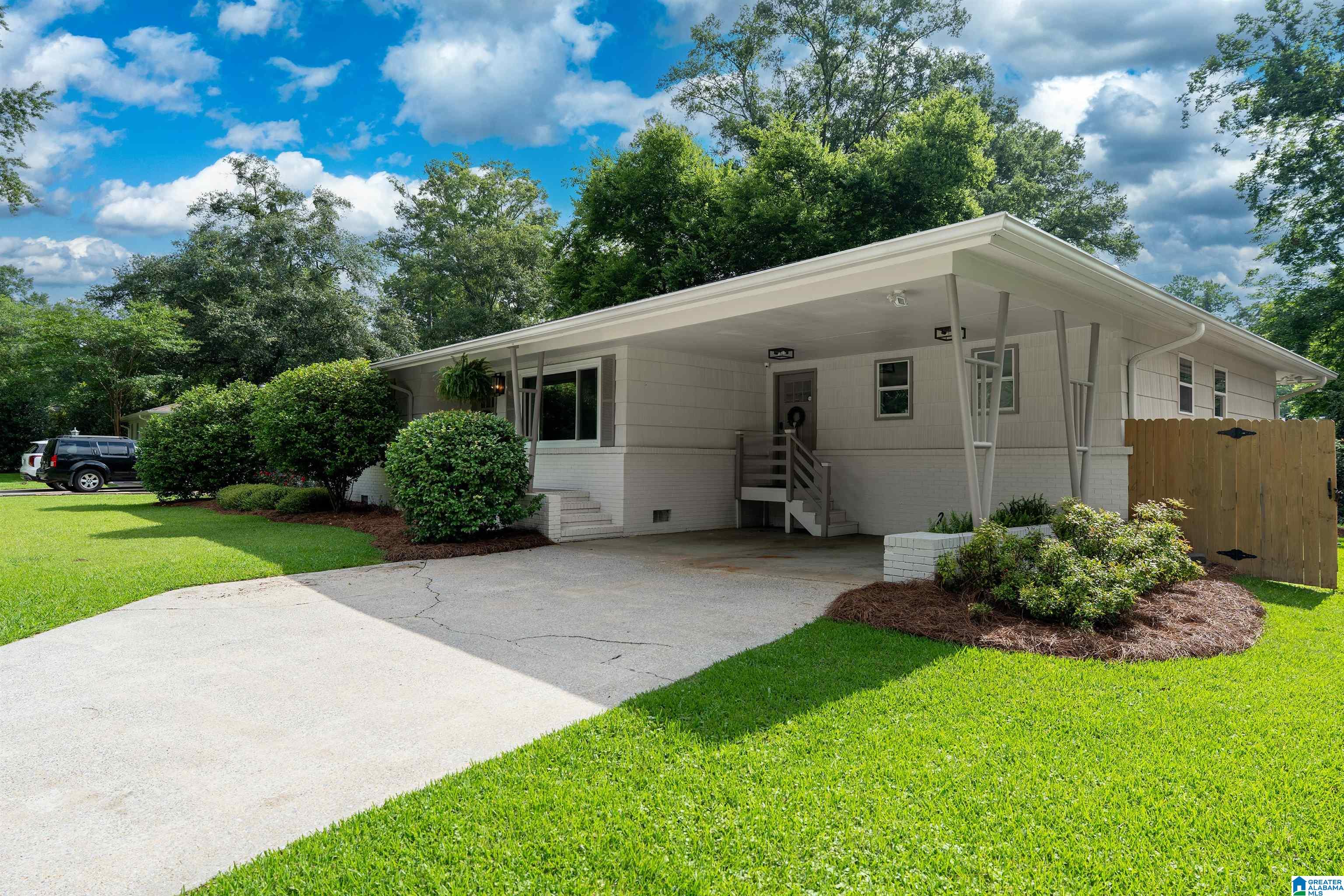 4013 MEADOWLAWN DRIVE