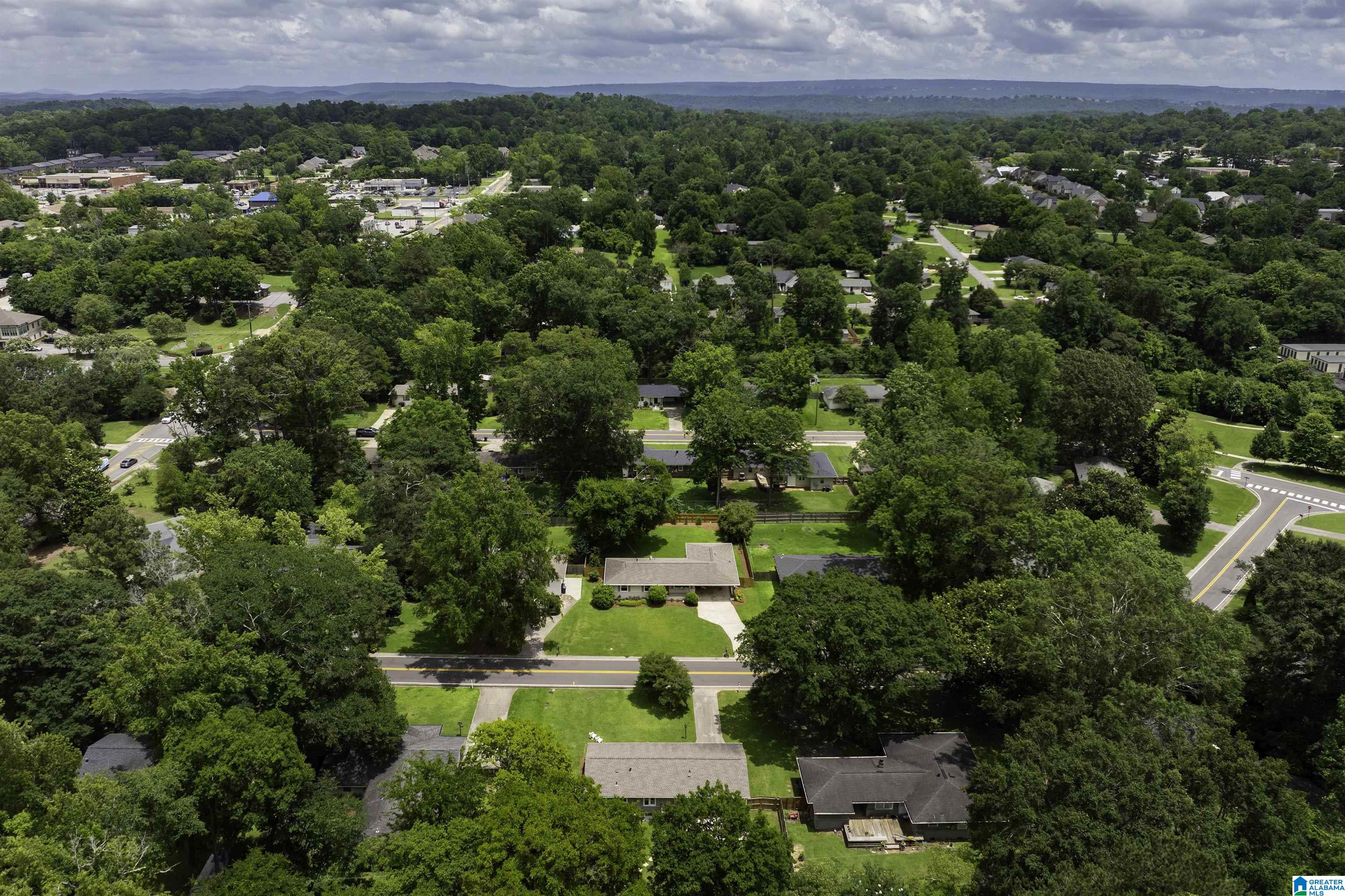 4013 MEADOWLAWN DRIVE