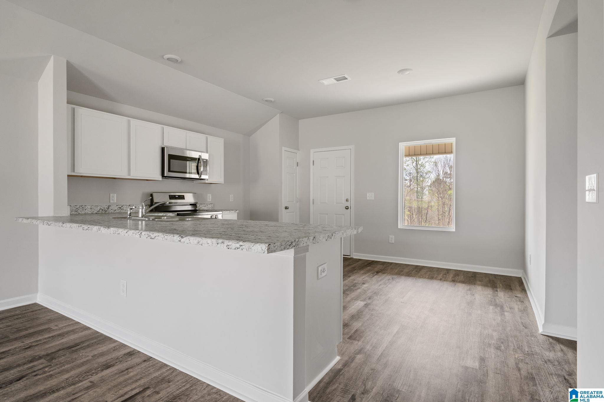881 CAMDEN LOOP